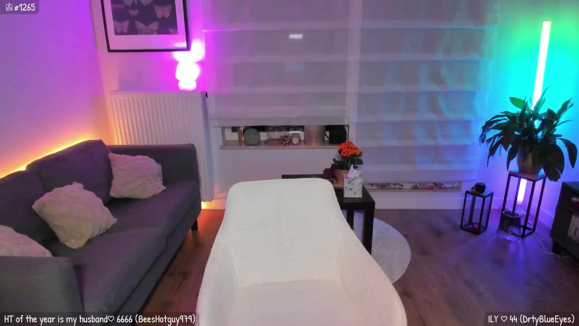 Gallery image thumbnail from MirBee's myfreecams stream on, 04/25/2026, 24:58 image 2 of 20