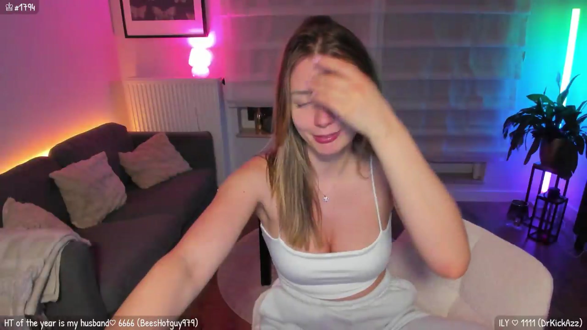 Gallery image thumbnail from MirBee's myfreecams stream on, 05/26/2026, 24:01 image 16 of 20