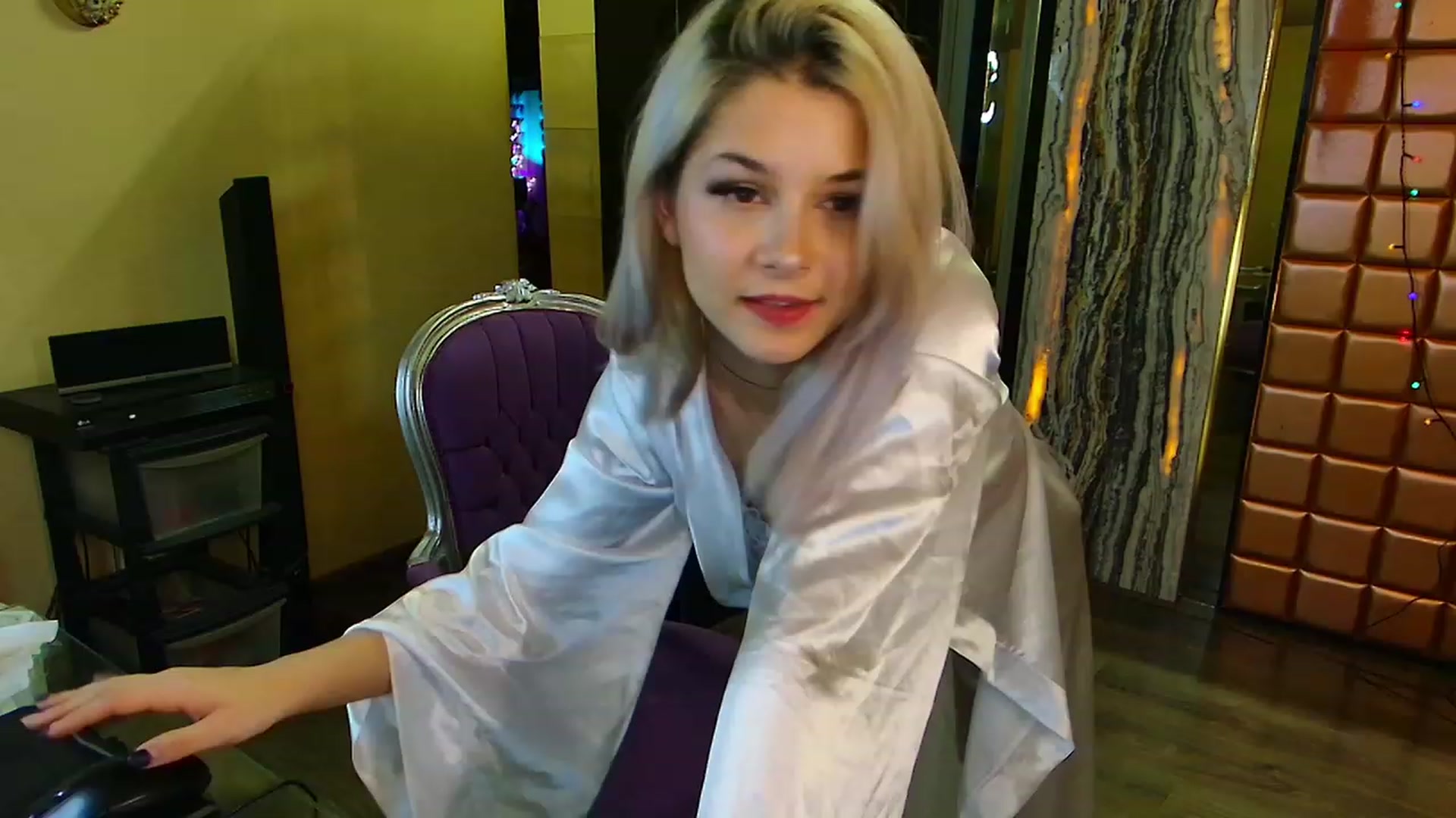 Gallery image thumbnail from Mira18_'s myfreecams stream on, 01/15/2023, 18:22 image 4 of 20