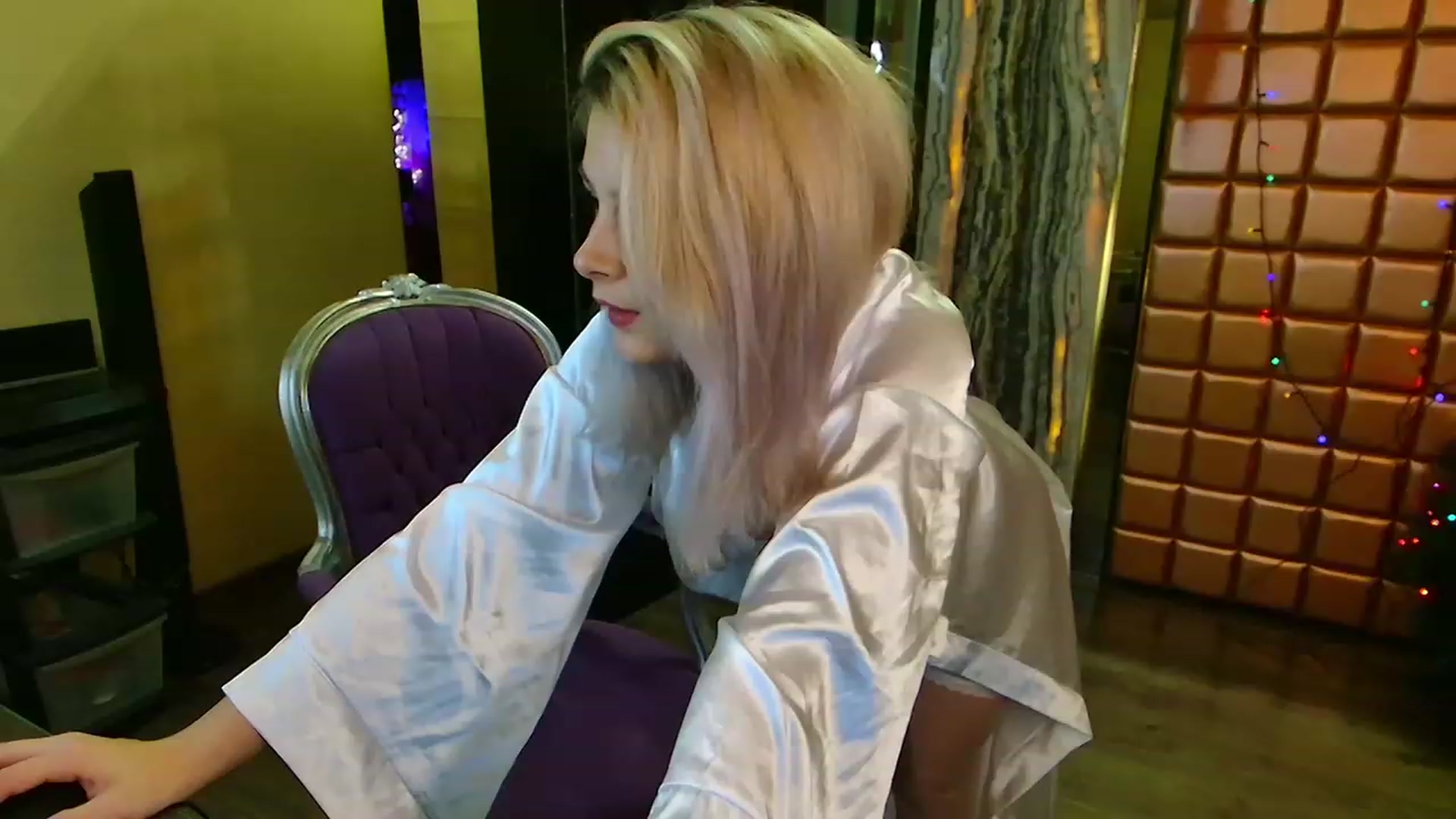Gallery image thumbnail from Mira18_'s myfreecams stream on, 01/15/2023, 18:22 image 3 of 20