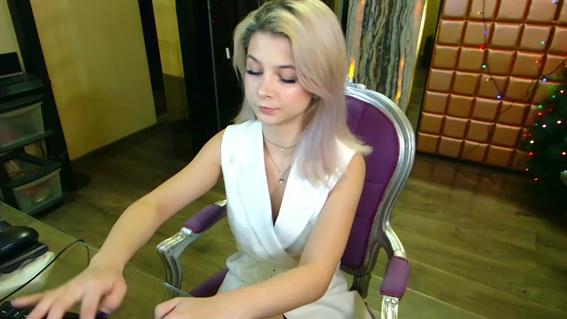 Gallery image thumbnail from Mira18_'s myfreecams stream on, 01/16/2023, 09:42 image 4 of 20