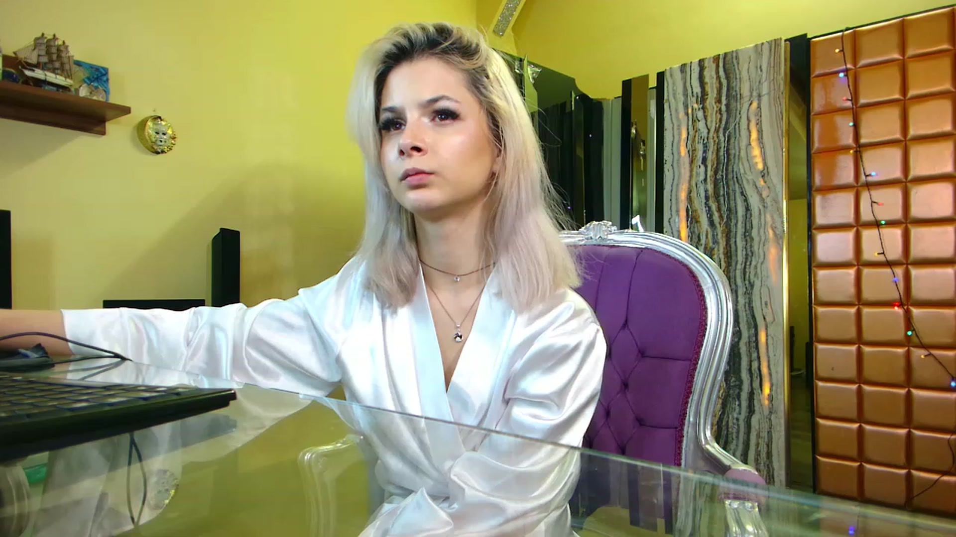 Gallery image thumbnail from Mira18_'s myfreecams stream on, 01/17/2023, 18:56 image 9 of 20