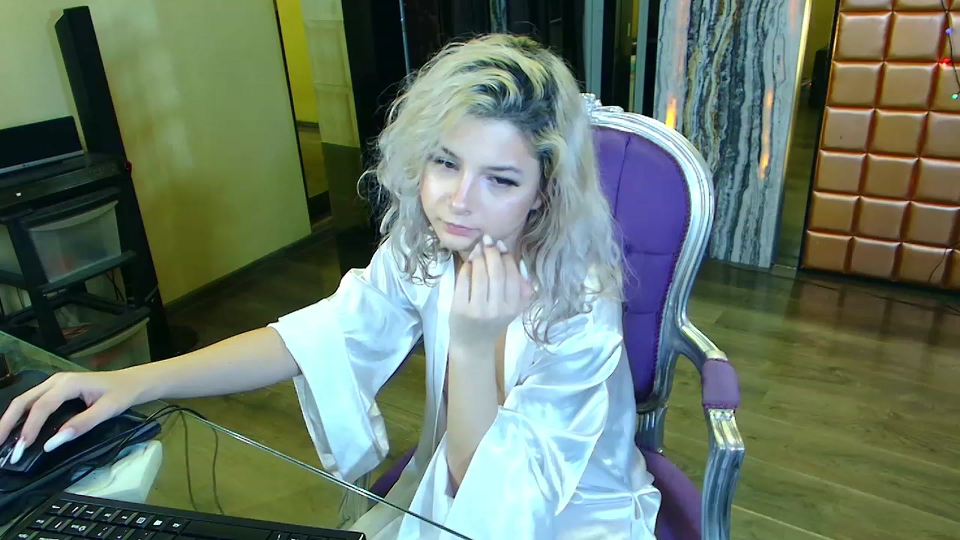 Gallery image thumbnail from Mira18_'s myfreecams stream on, 01/23/2023, 04:27 image 16 of 20