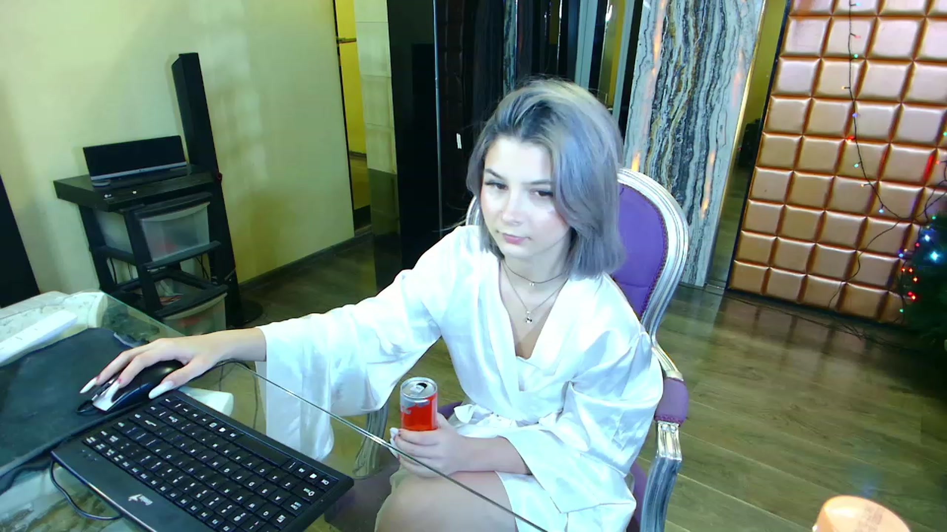 Gallery image thumbnail from Mira18_'s myfreecams stream on, 01/29/2023, 24:08 image 16 of 20