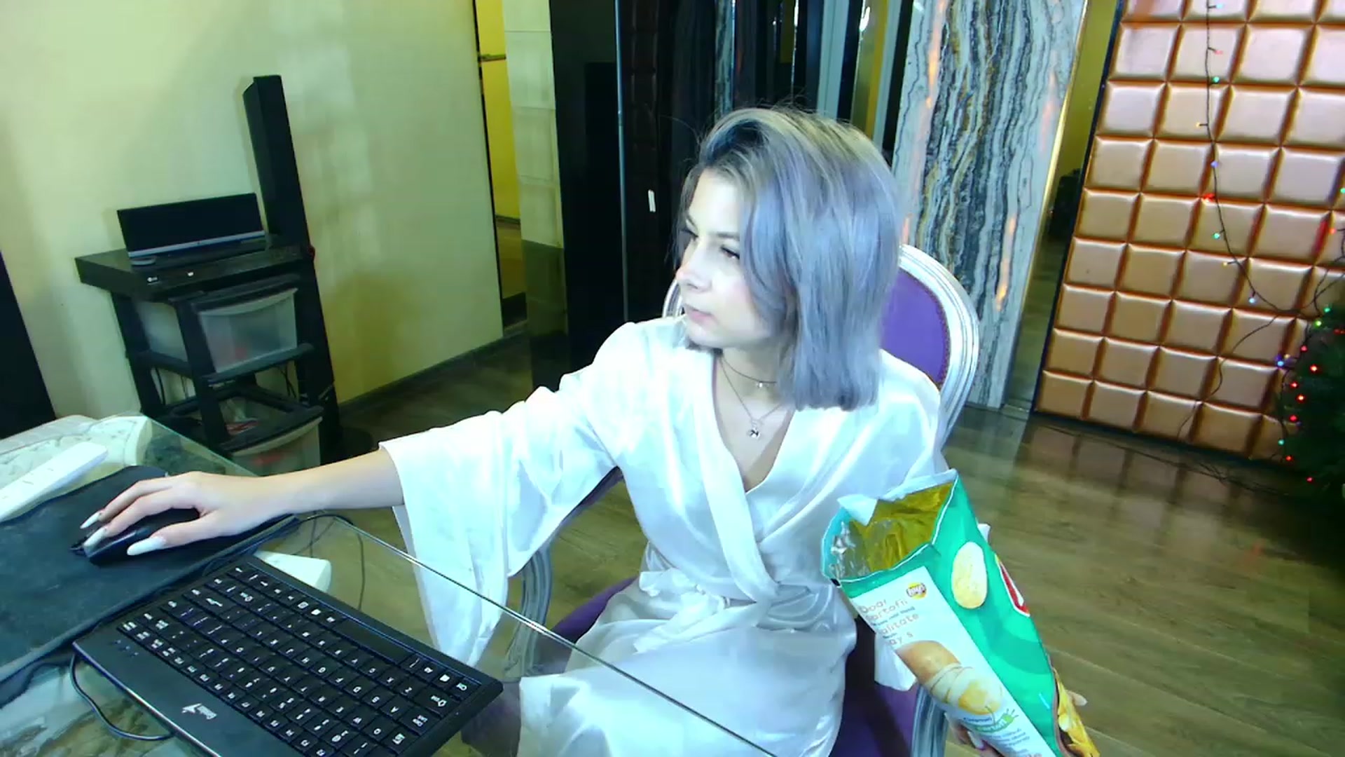 Gallery image thumbnail from Mira18_'s myfreecams stream on, 01/29/2023, 24:08 image 8 of 20