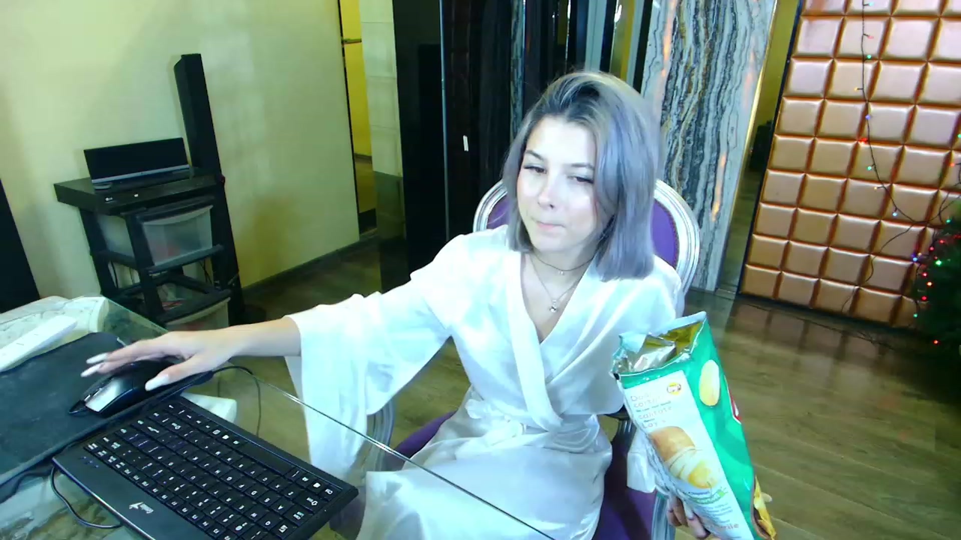 Gallery image thumbnail from Mira18_'s myfreecams stream on, 01/29/2023, 24:08 image 9 of 20