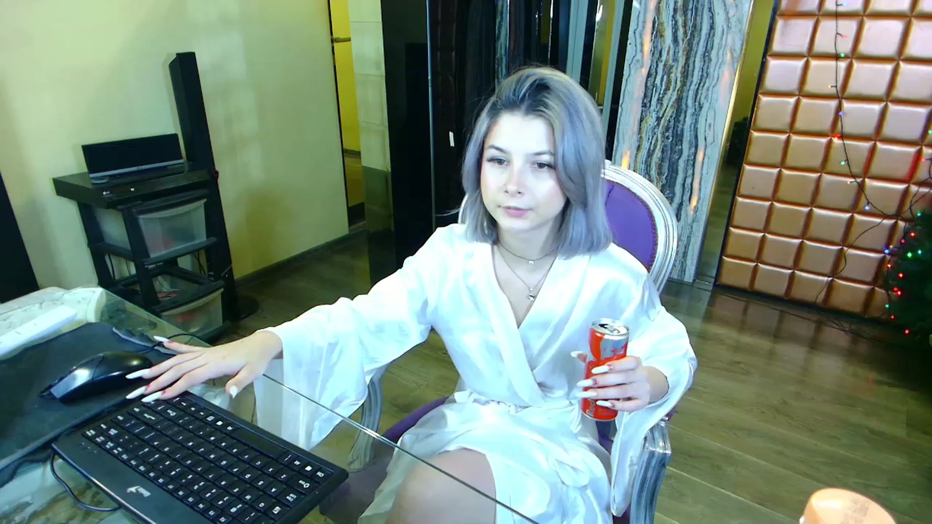 Gallery image thumbnail from Mira18_'s myfreecams stream on, 01/29/2023, 24:08 image 14 of 20