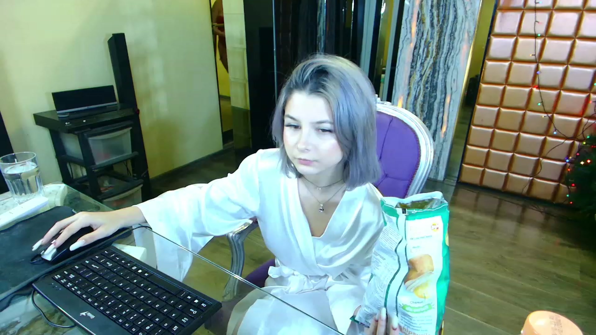 Gallery image thumbnail from Mira18_'s myfreecams stream on, 01/29/2023, 24:08 image 12 of 20