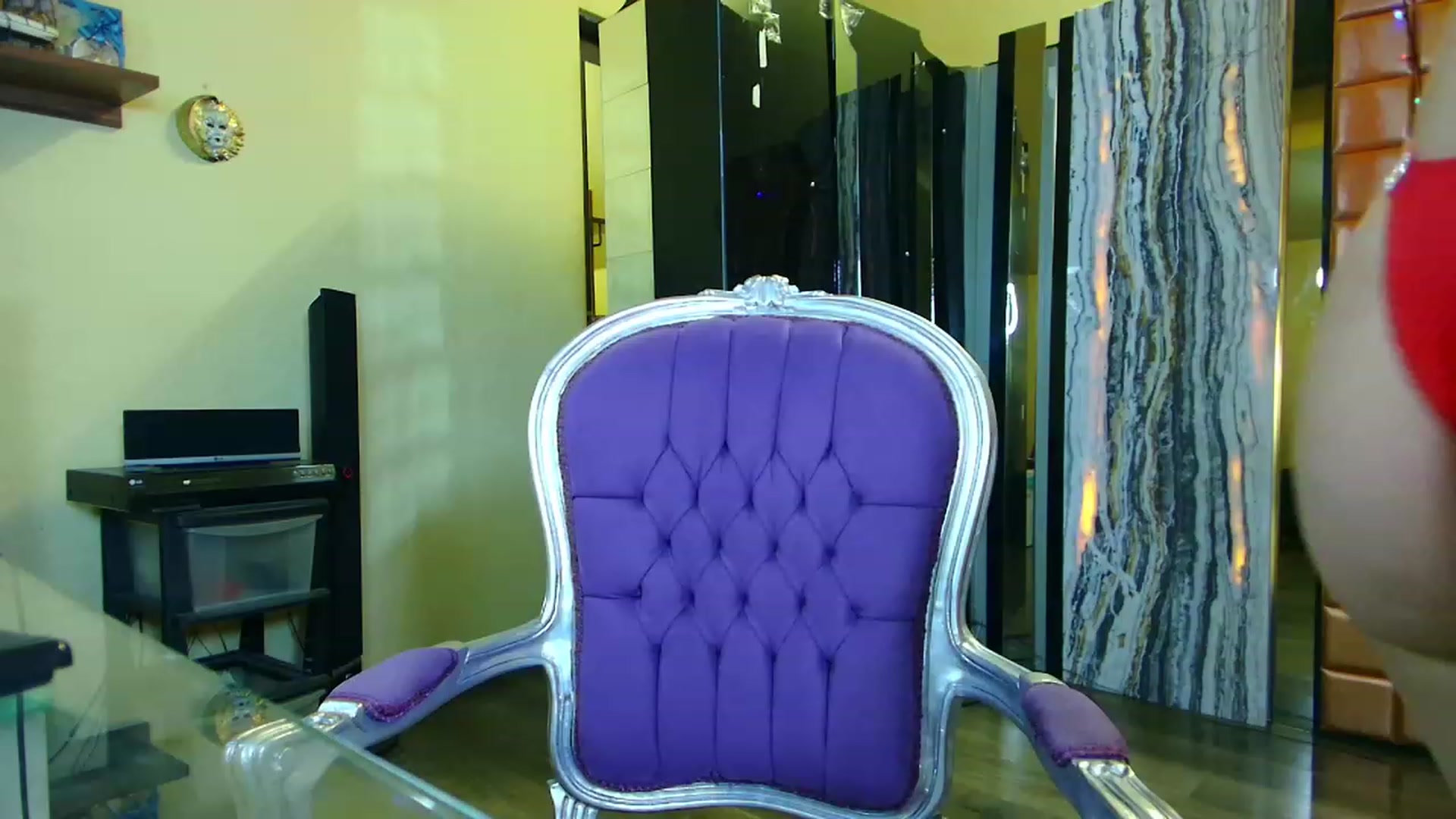 Gallery image thumbnail from Mira18_'s myfreecams stream on, 02/01/2023, 18:20 image 3 of 20