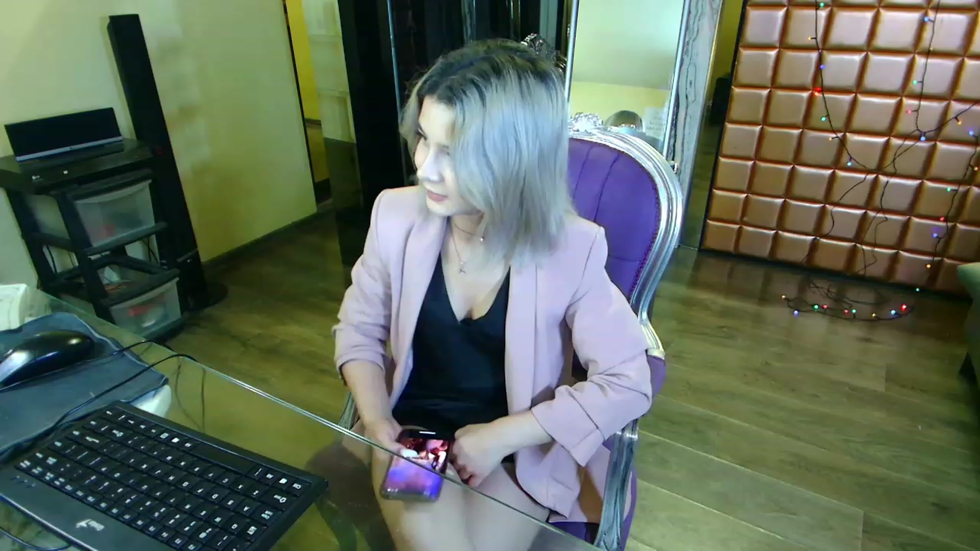 Gallery image thumbnail from Mira18_'s myfreecams stream on, 03/05/2023, 24:33 image 19 of 20