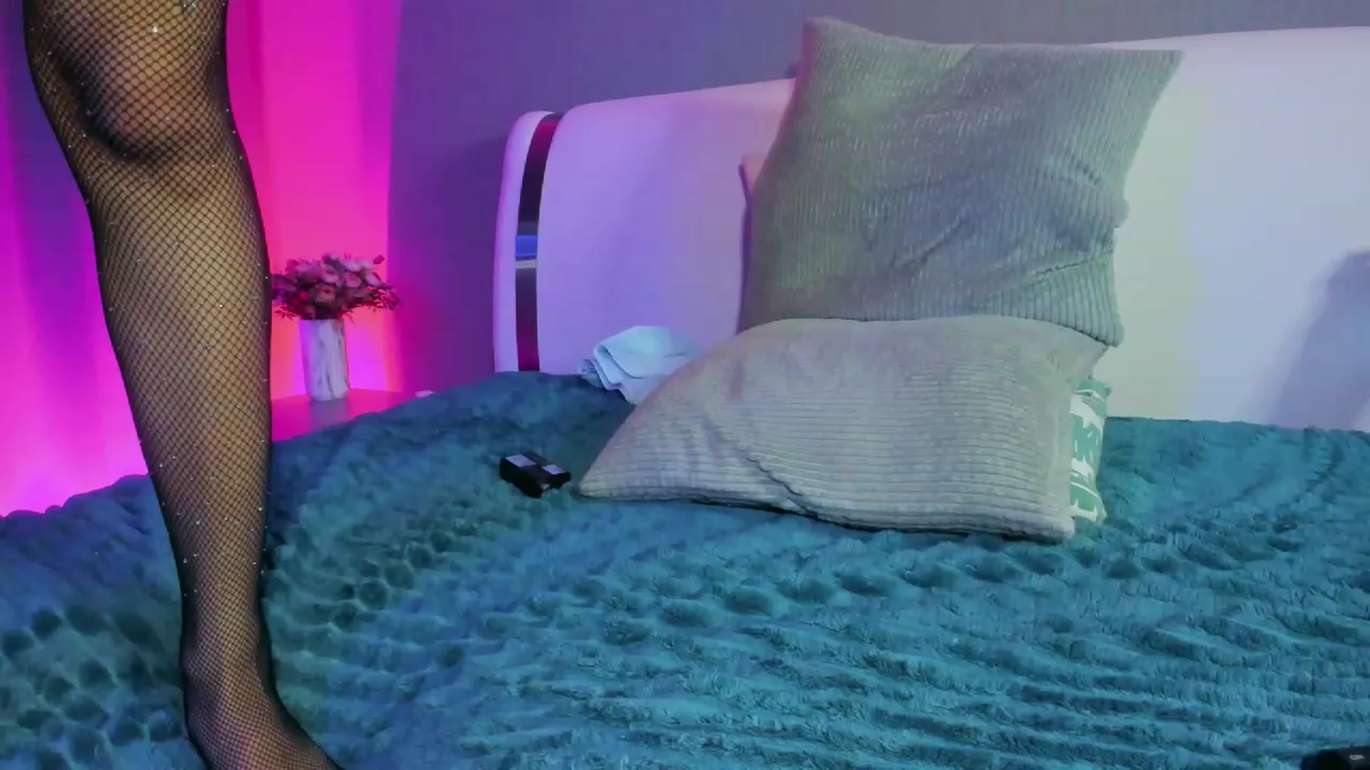 Gallery image thumbnail from MiraJohonson's myfreecams stream on, 12/12/2022, 03:28 image 16 of 20