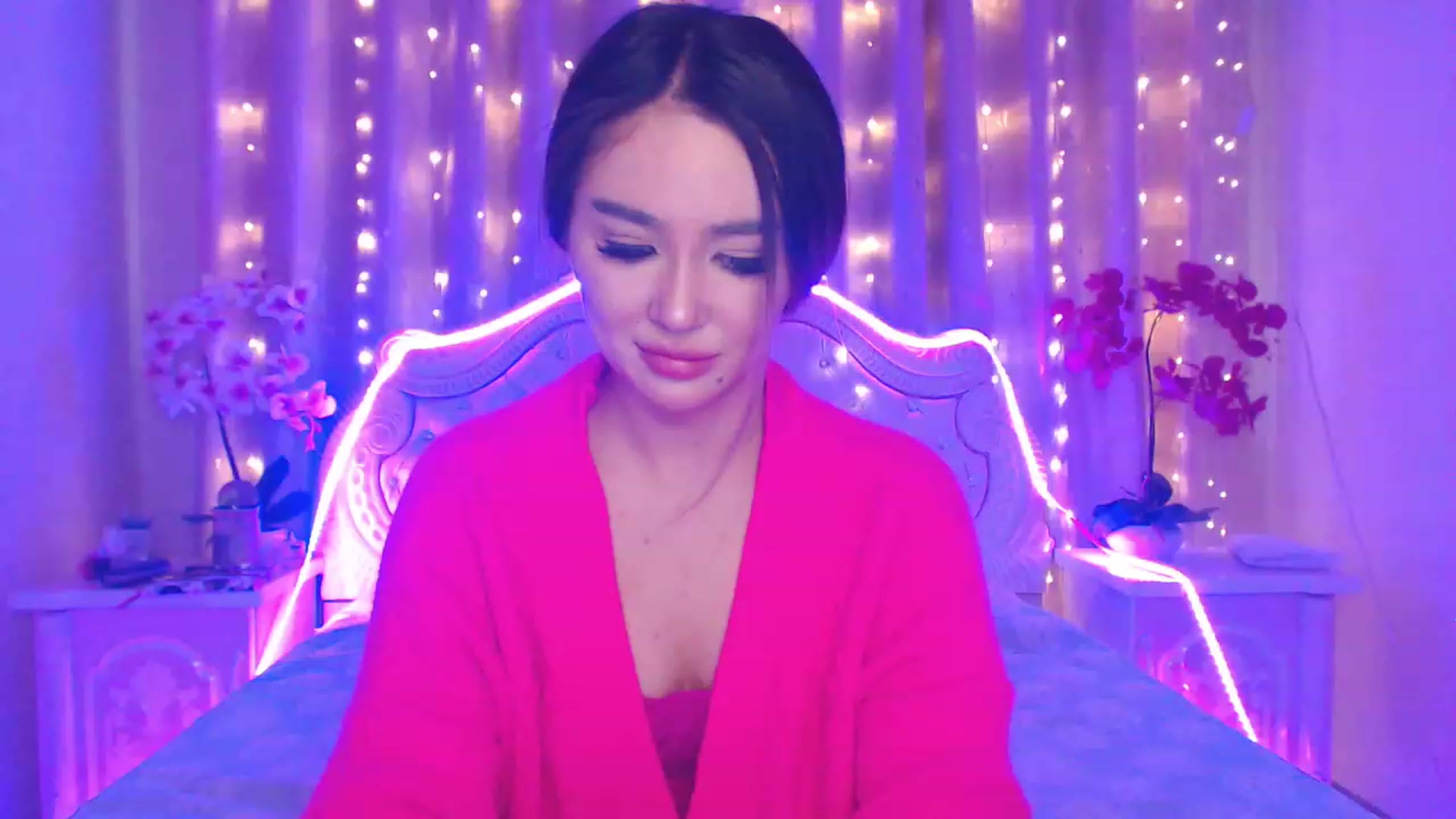 Gallery image thumbnail from MiraKyong's myfreecams stream on, 04/12/2023, 04:36 image 10 of 20