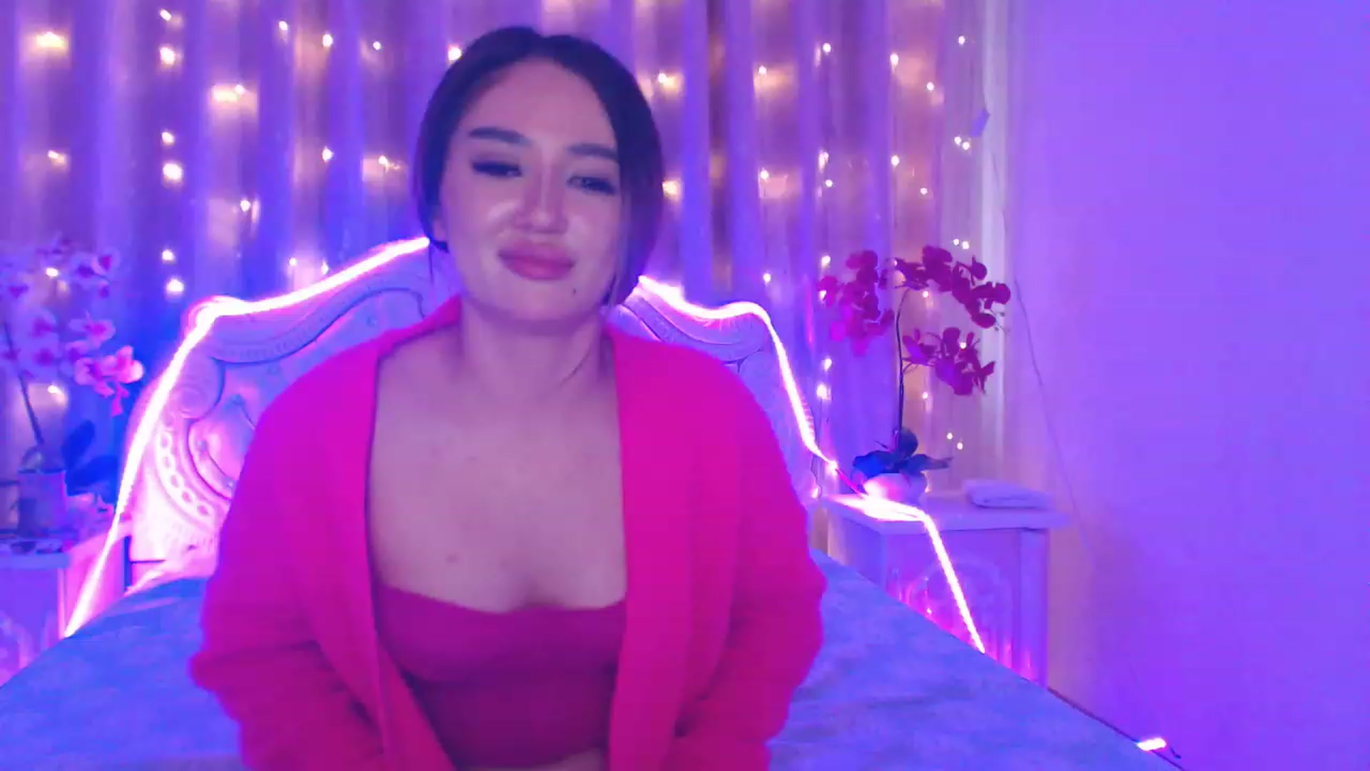 Gallery image thumbnail from MiraKyong's myfreecams stream on, 04/12/2023, 04:36 image 19 of 20