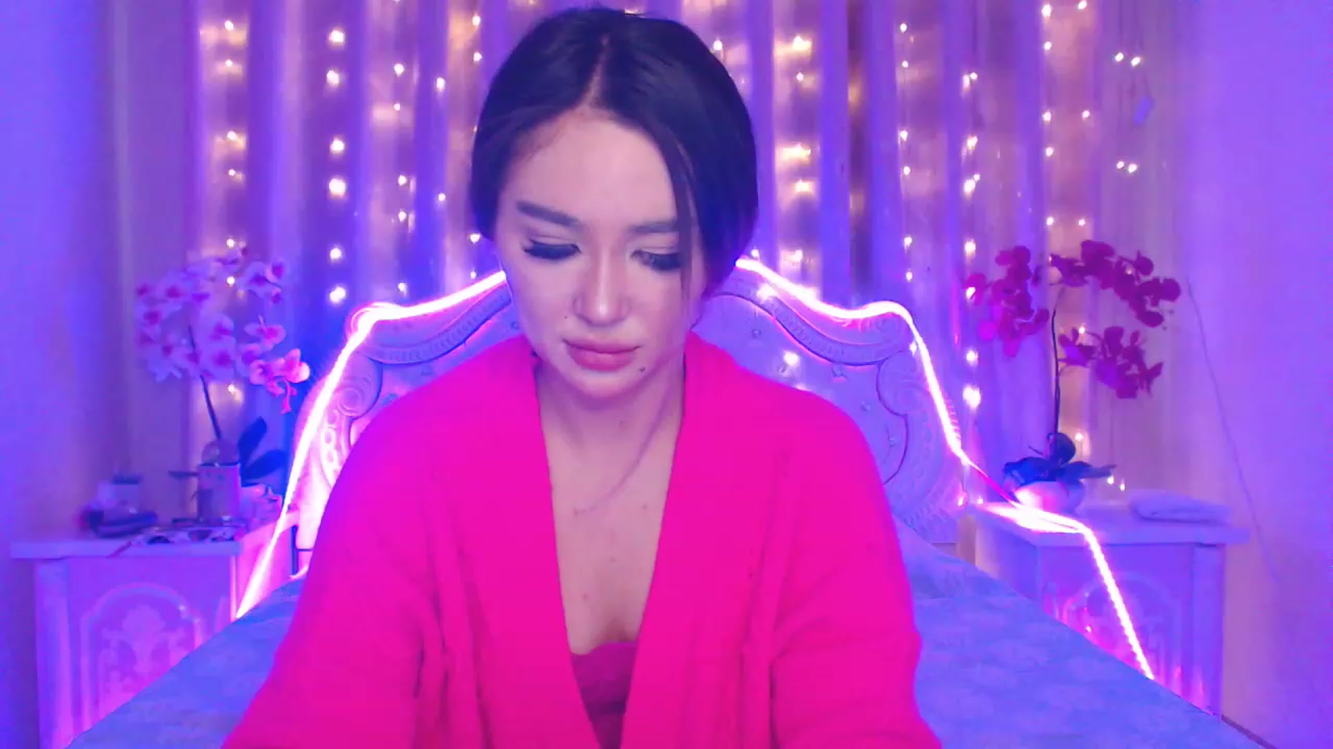 Gallery image thumbnail from MiraKyong's myfreecams stream on, 04/12/2023, 04:36 image 9 of 20