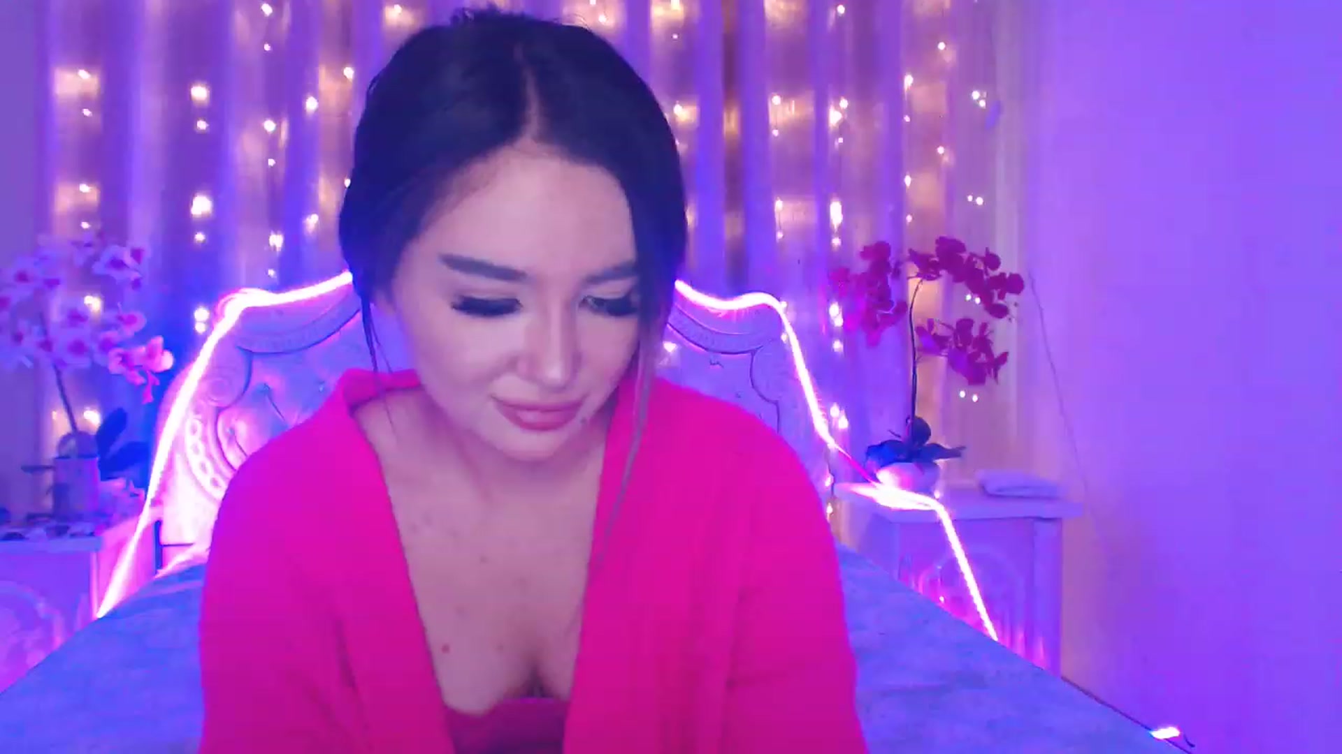 Gallery image thumbnail from MiraKyong's myfreecams stream on, 04/12/2023, 04:36 image 17 of 20