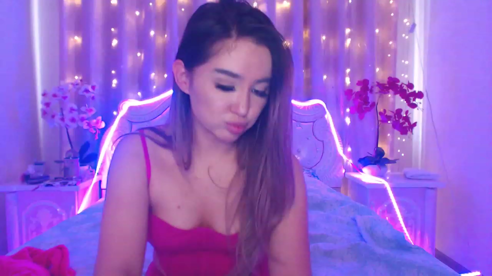 Gallery image thumbnail from MiraKyong's myfreecams stream on, 04/12/2023, 08:03 image 13 of 20