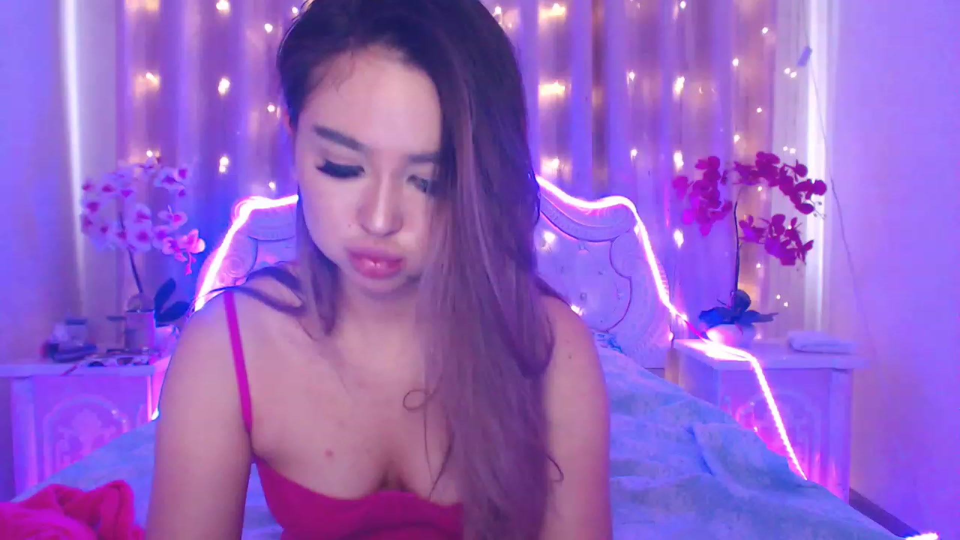 Gallery image thumbnail from MiraKyong's myfreecams stream on, 04/12/2023, 08:03 image 11 of 20