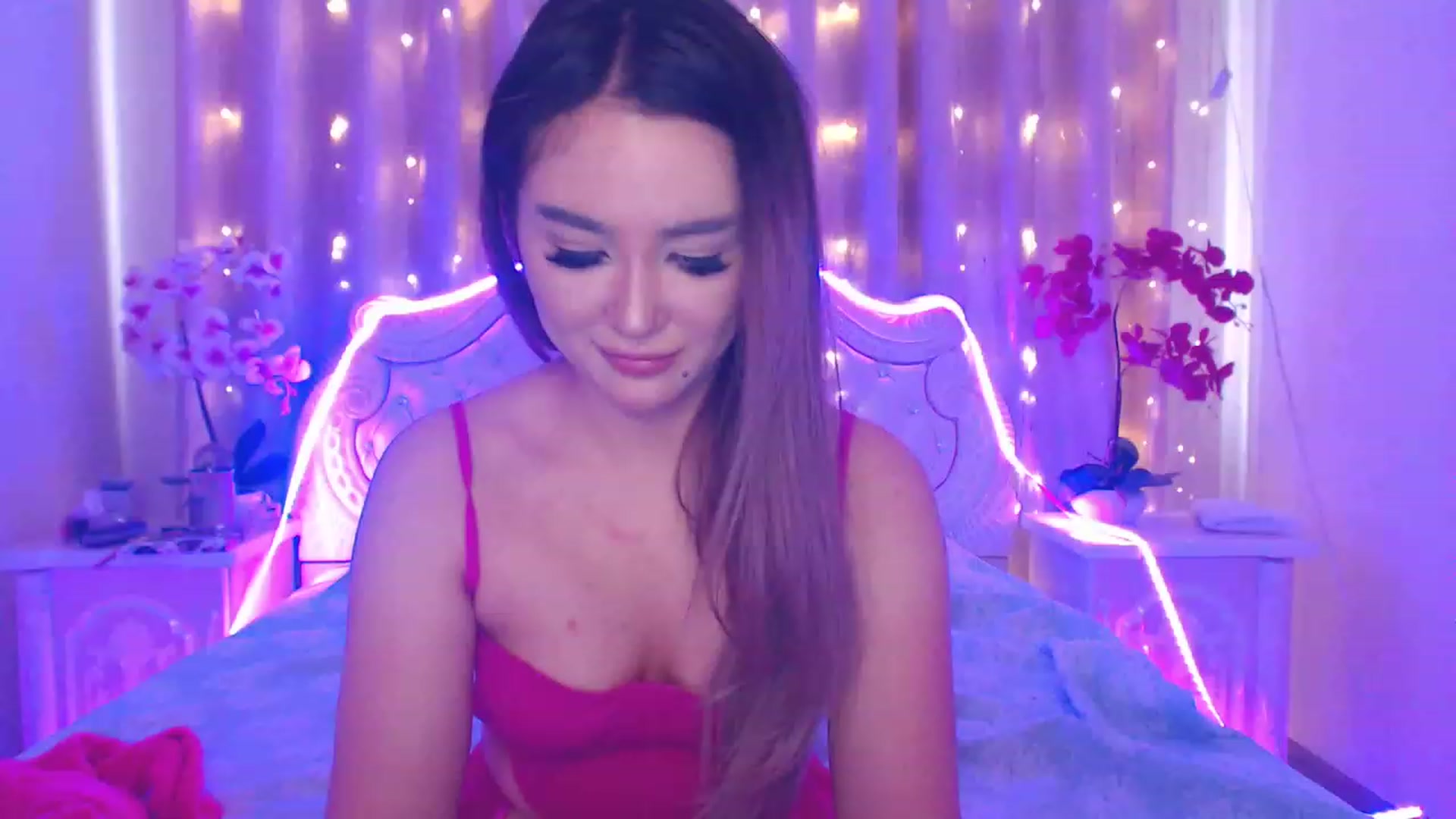 Gallery image thumbnail from MiraKyong's myfreecams stream on, 04/12/2023, 08:03 image 2 of 20