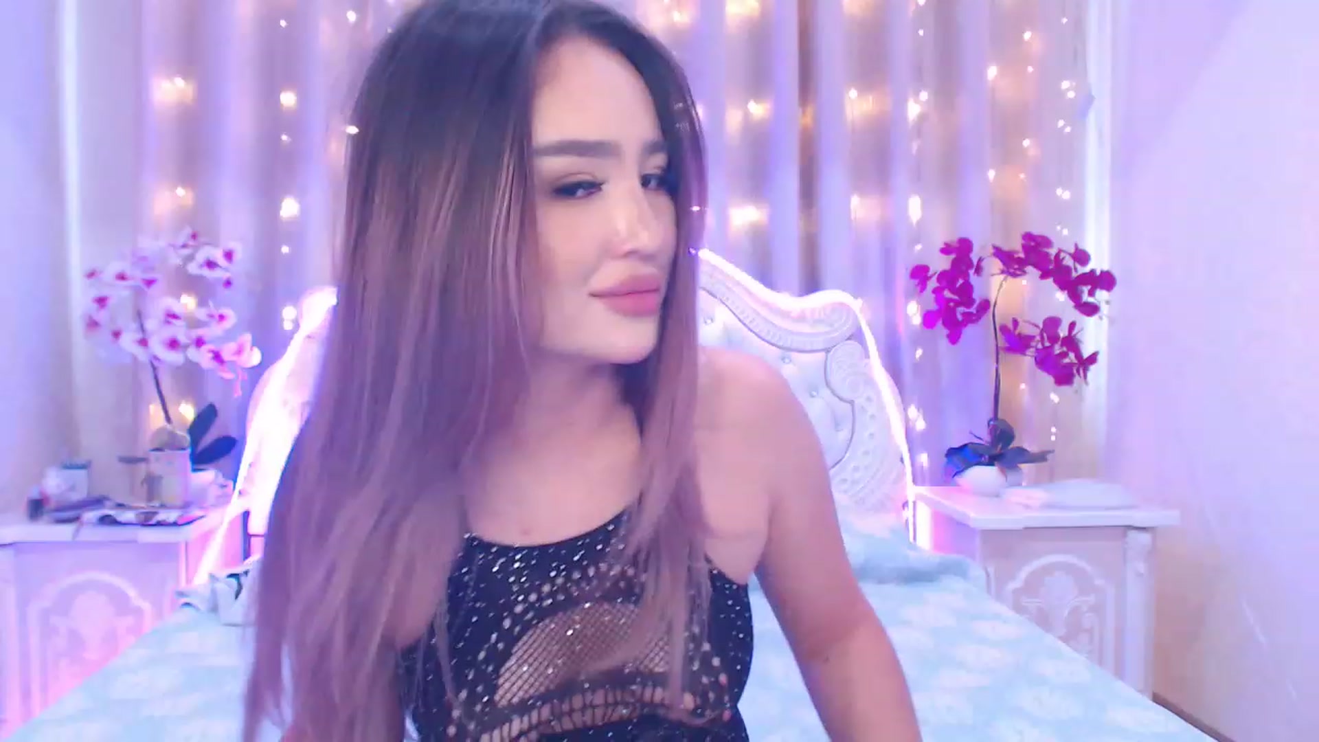 Gallery image thumbnail from MiraKyong's myfreecams stream on, 04/14/2023, 07:10 image 7 of 20