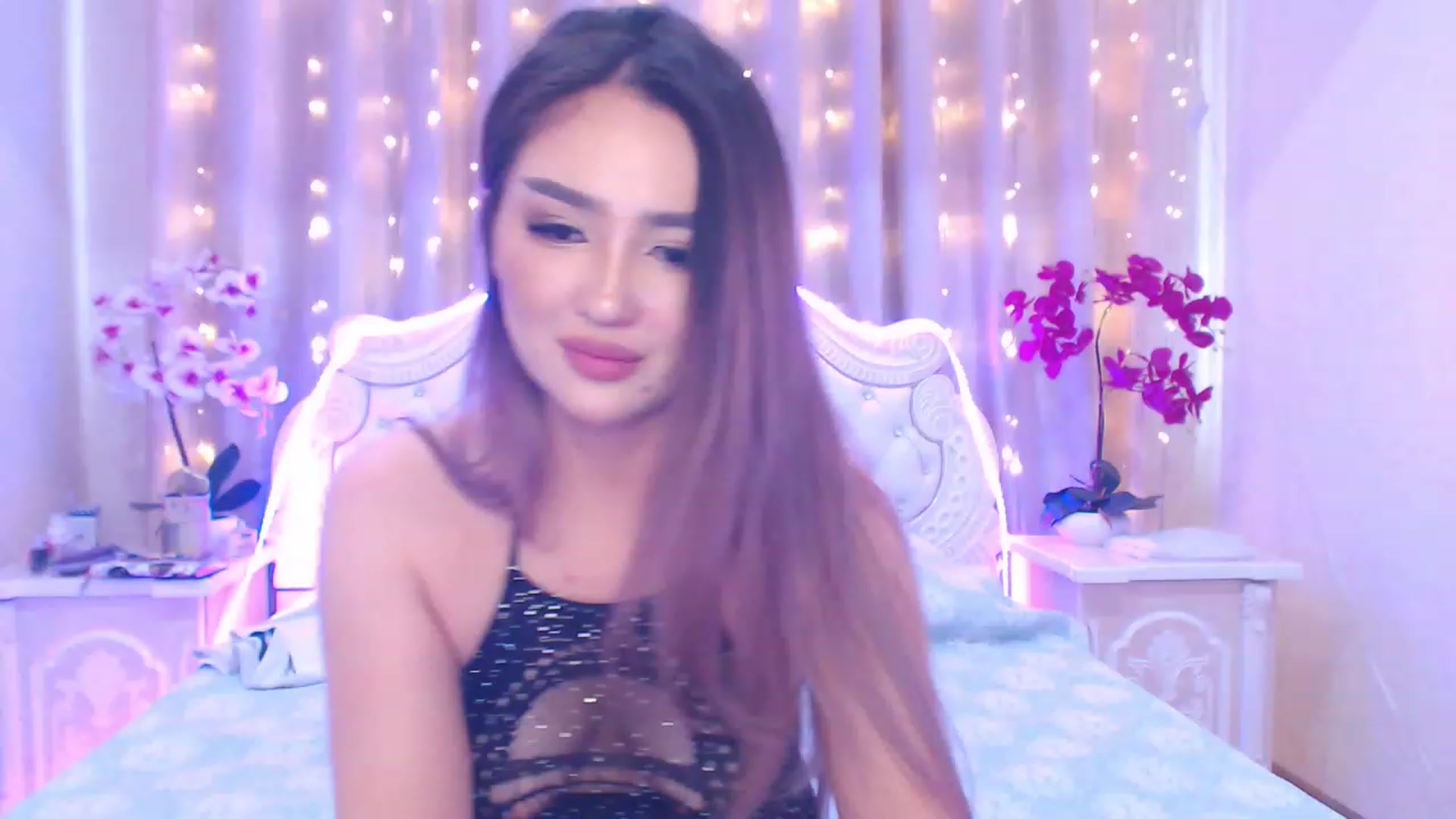 Gallery image thumbnail from MiraKyong's myfreecams stream on, 04/14/2023, 07:10 image 8 of 20