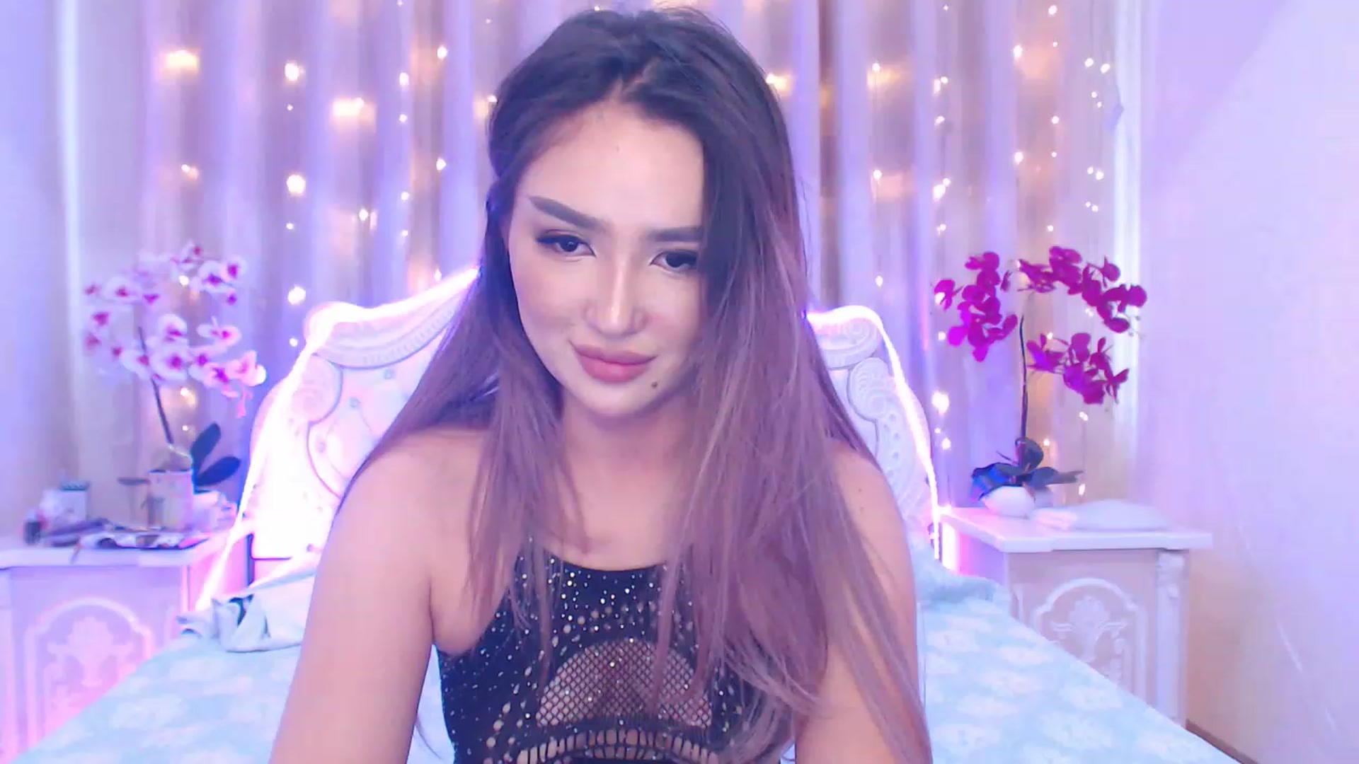 Gallery image thumbnail from MiraKyong's myfreecams stream on, 04/14/2023, 07:10 image 3 of 20