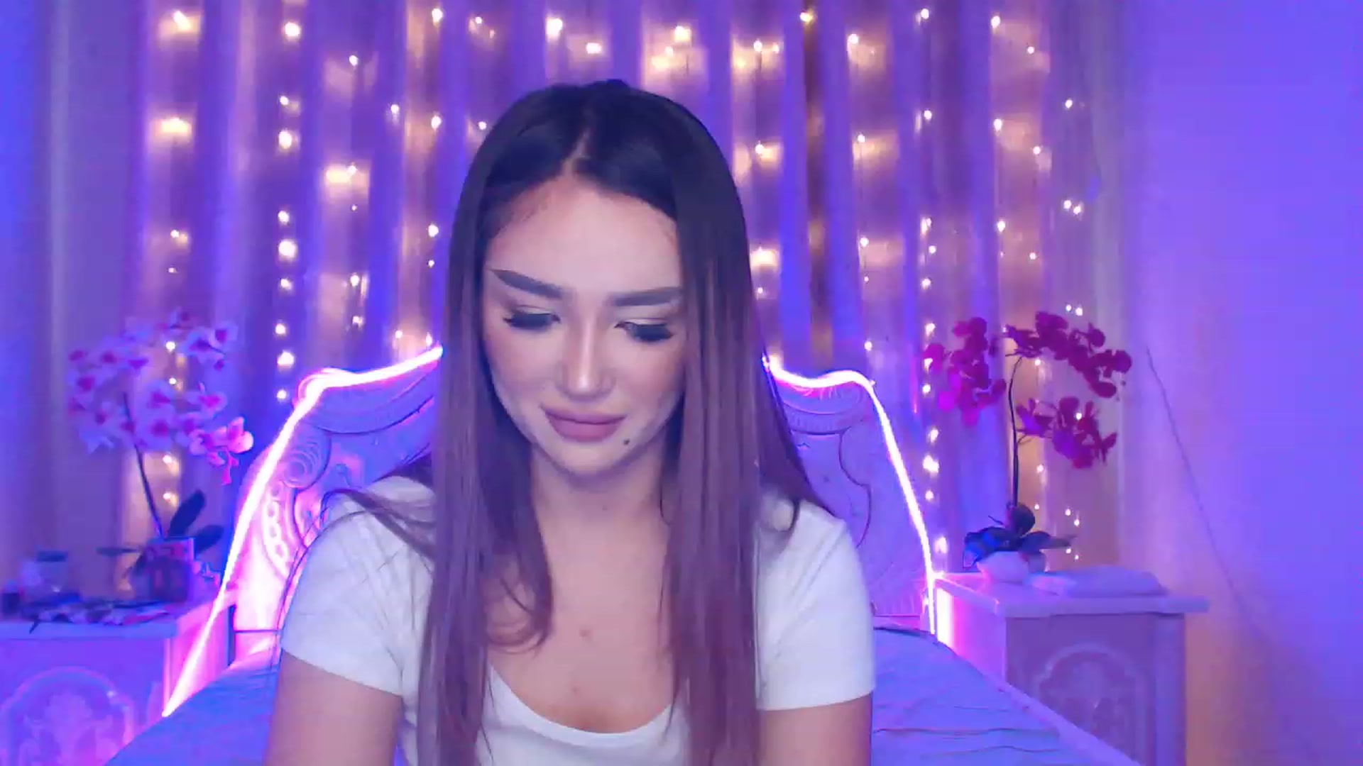 Gallery image thumbnail from MiraKyong's myfreecams stream on, 04/16/2023, 03:49 image 1 of 20