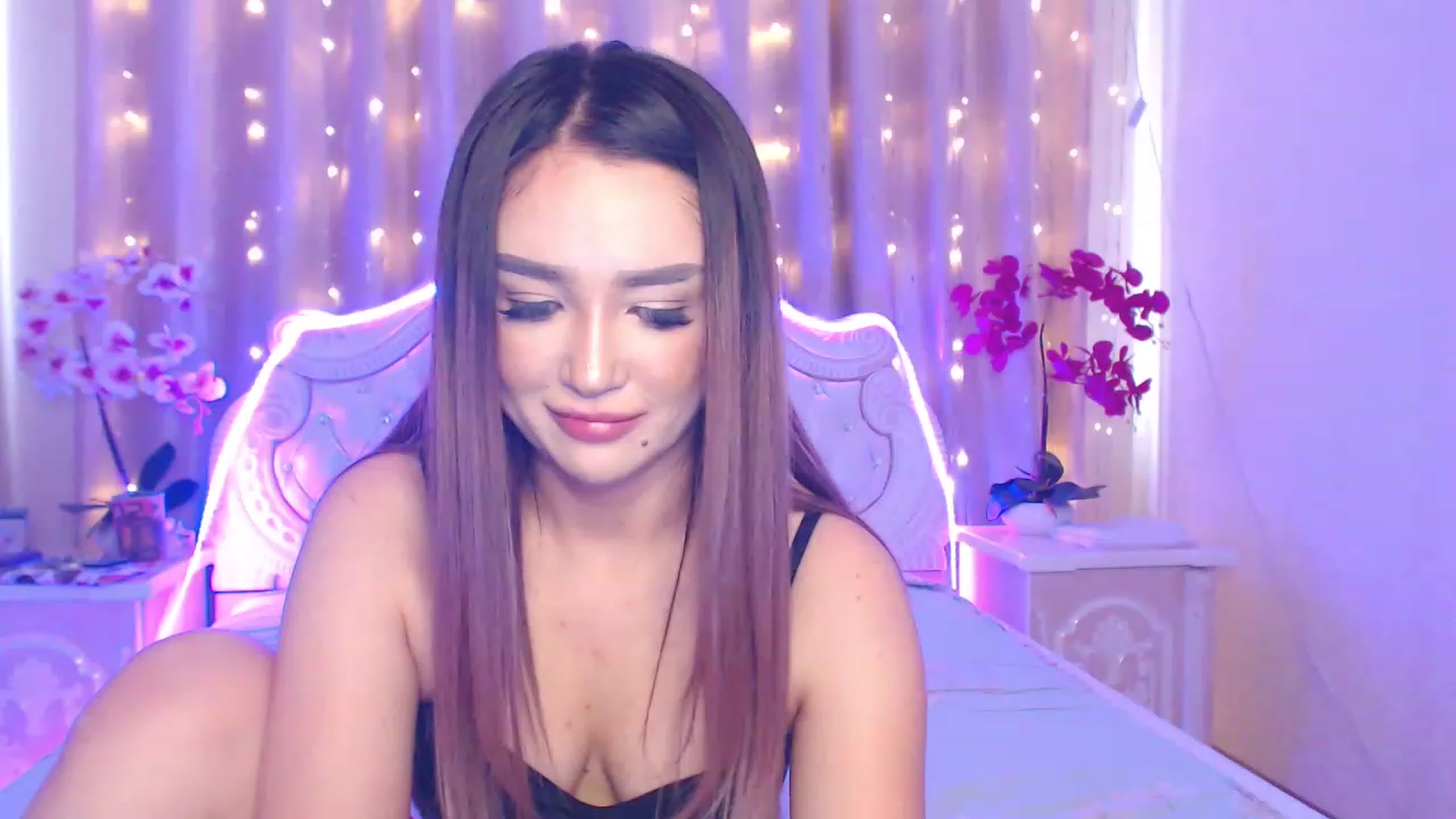 Gallery image thumbnail from MiraKyong's myfreecams stream on, 04/16/2023, 07:02 image 17 of 20