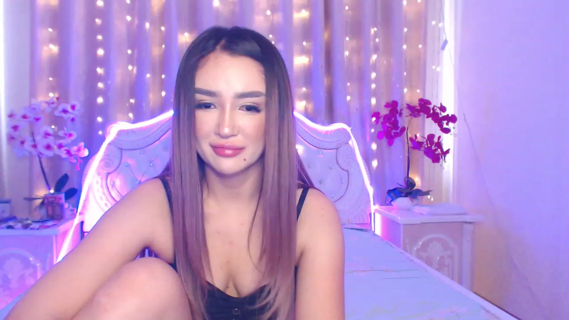 Gallery image thumbnail from MiraKyong's myfreecams stream on, 04/16/2023, 07:02 image 11 of 20