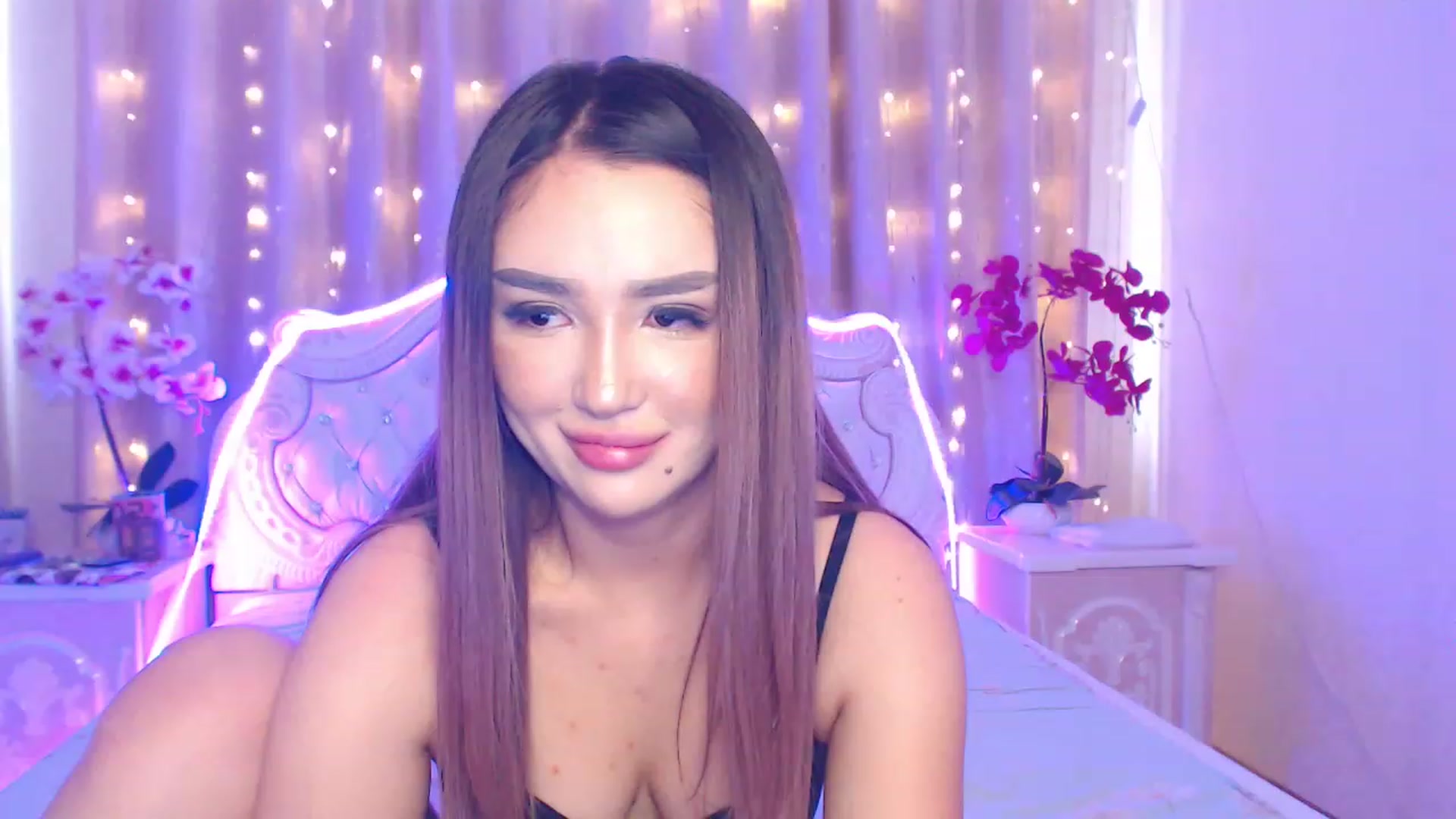 Gallery image thumbnail from MiraKyong's myfreecams stream on, 04/16/2023, 07:02 image 14 of 20