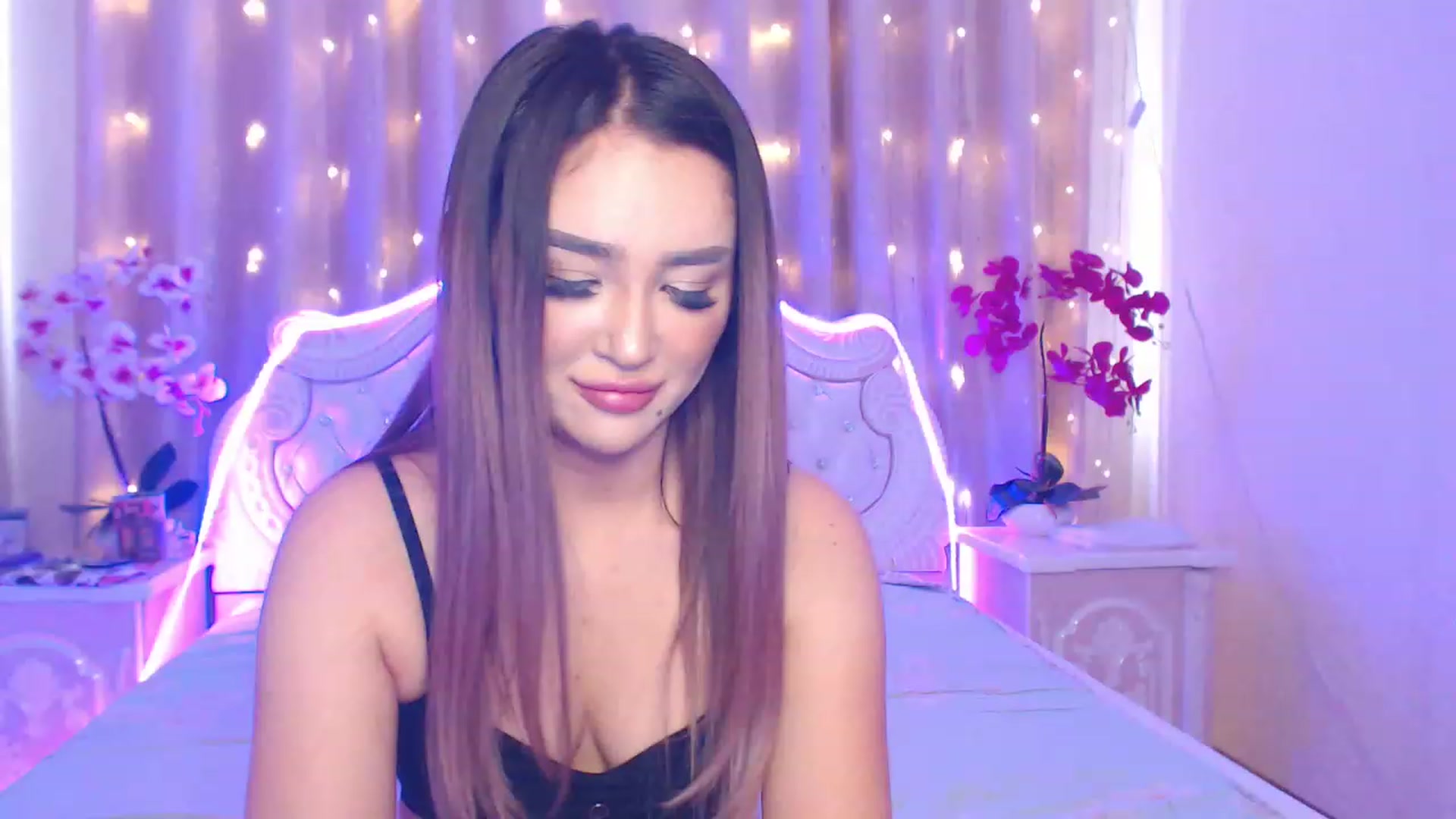 Gallery image thumbnail from MiraKyong's myfreecams stream on, 04/16/2023, 07:02 image 2 of 20
