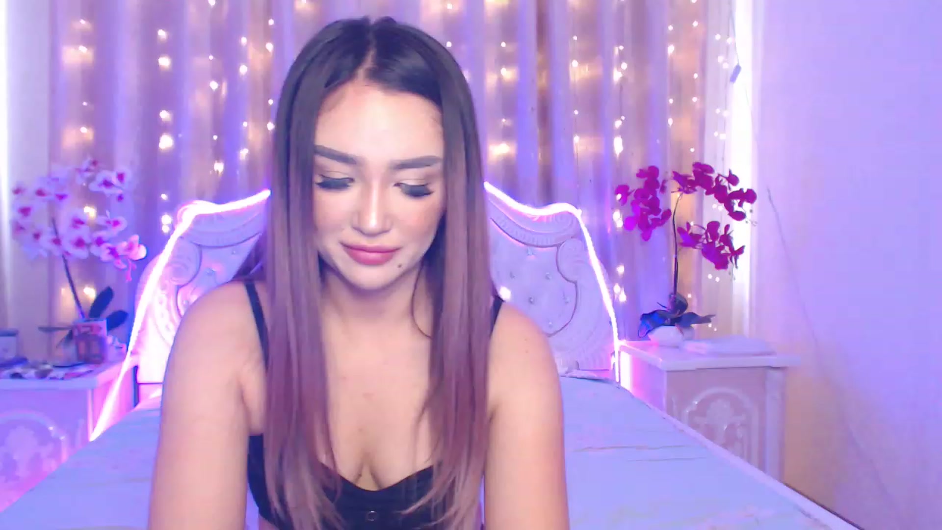Gallery image thumbnail from MiraKyong's myfreecams stream on, 04/16/2023, 07:02 image 1 of 20