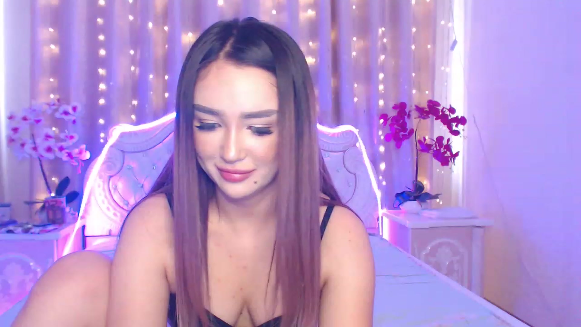 Gallery image thumbnail from MiraKyong's myfreecams stream on, 04/16/2023, 07:02 image 15 of 20
