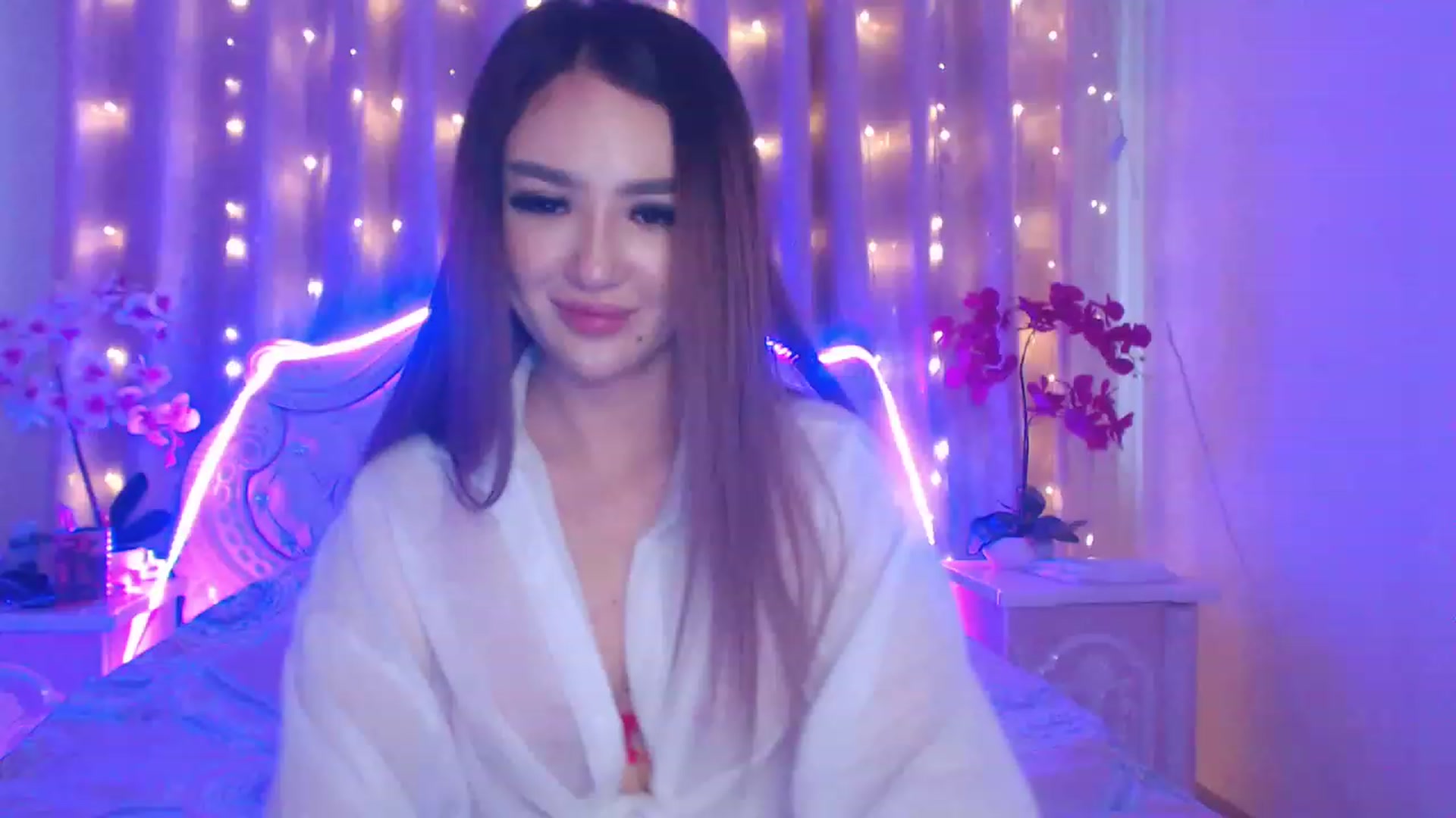 Gallery image thumbnail from MiraKyong's myfreecams stream on, 04/19/2023, 03:38 image 6 of 20