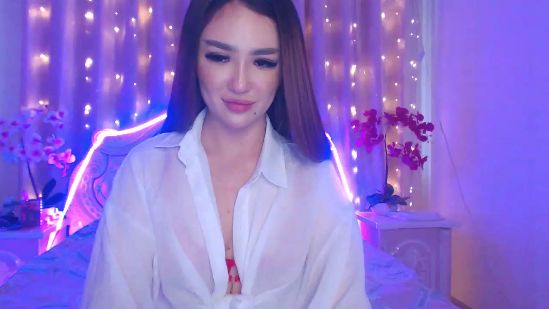 Gallery image thumbnail from MiraKyong's myfreecams stream on, 04/19/2023, 03:38 image 5 of 20
