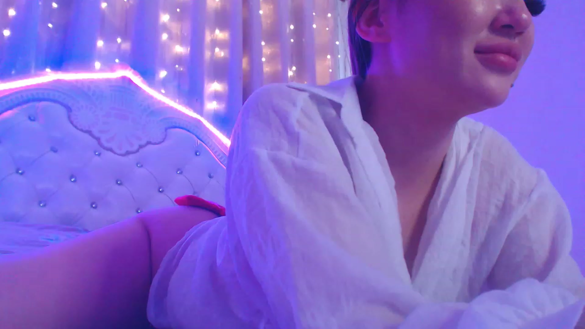 Gallery image thumbnail from MiraKyong's myfreecams stream on, 04/19/2023, 04:32 image 18 of 20
