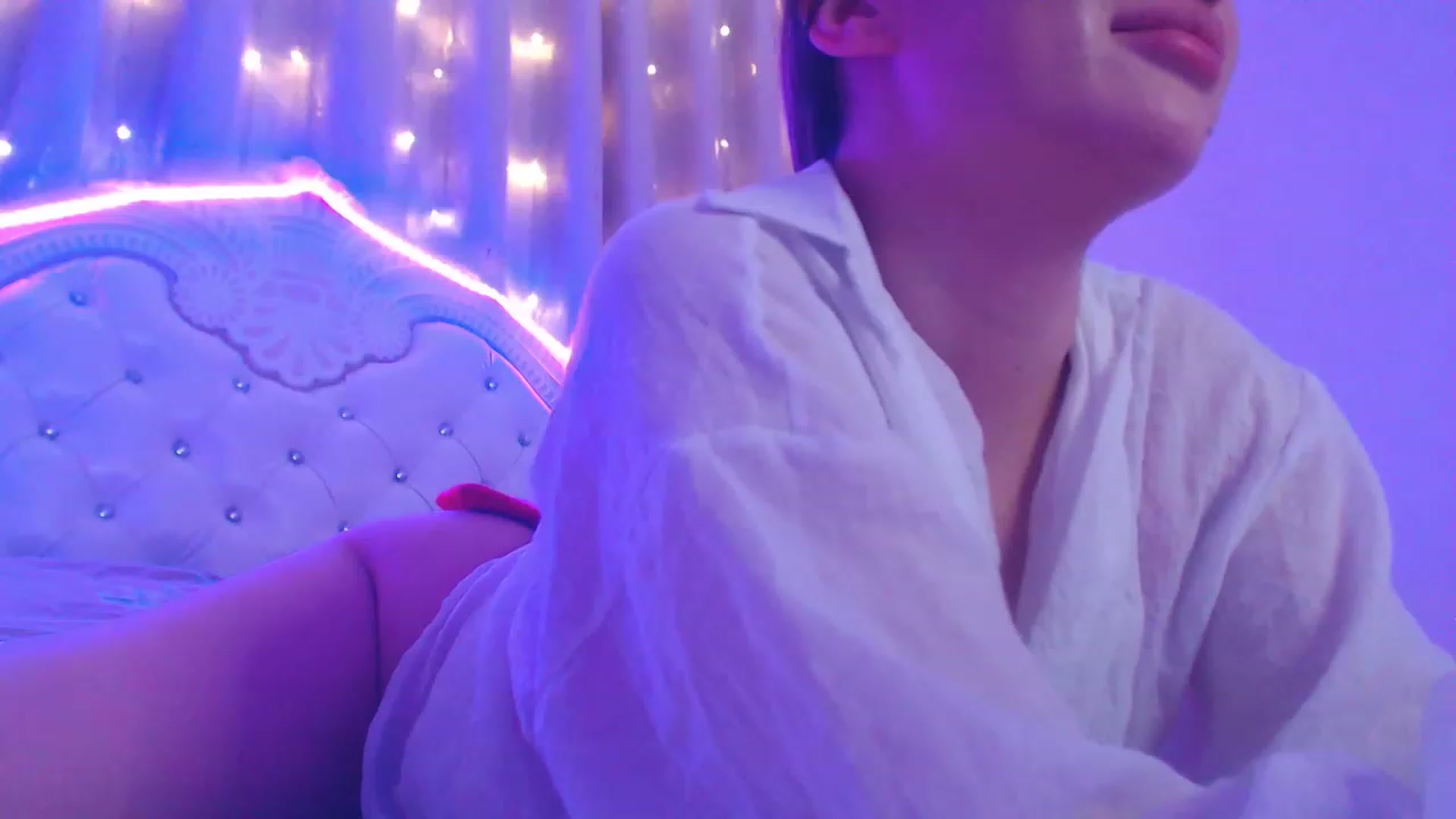 Gallery image thumbnail from MiraKyong's myfreecams stream on, 04/19/2023, 04:32 image 10 of 20