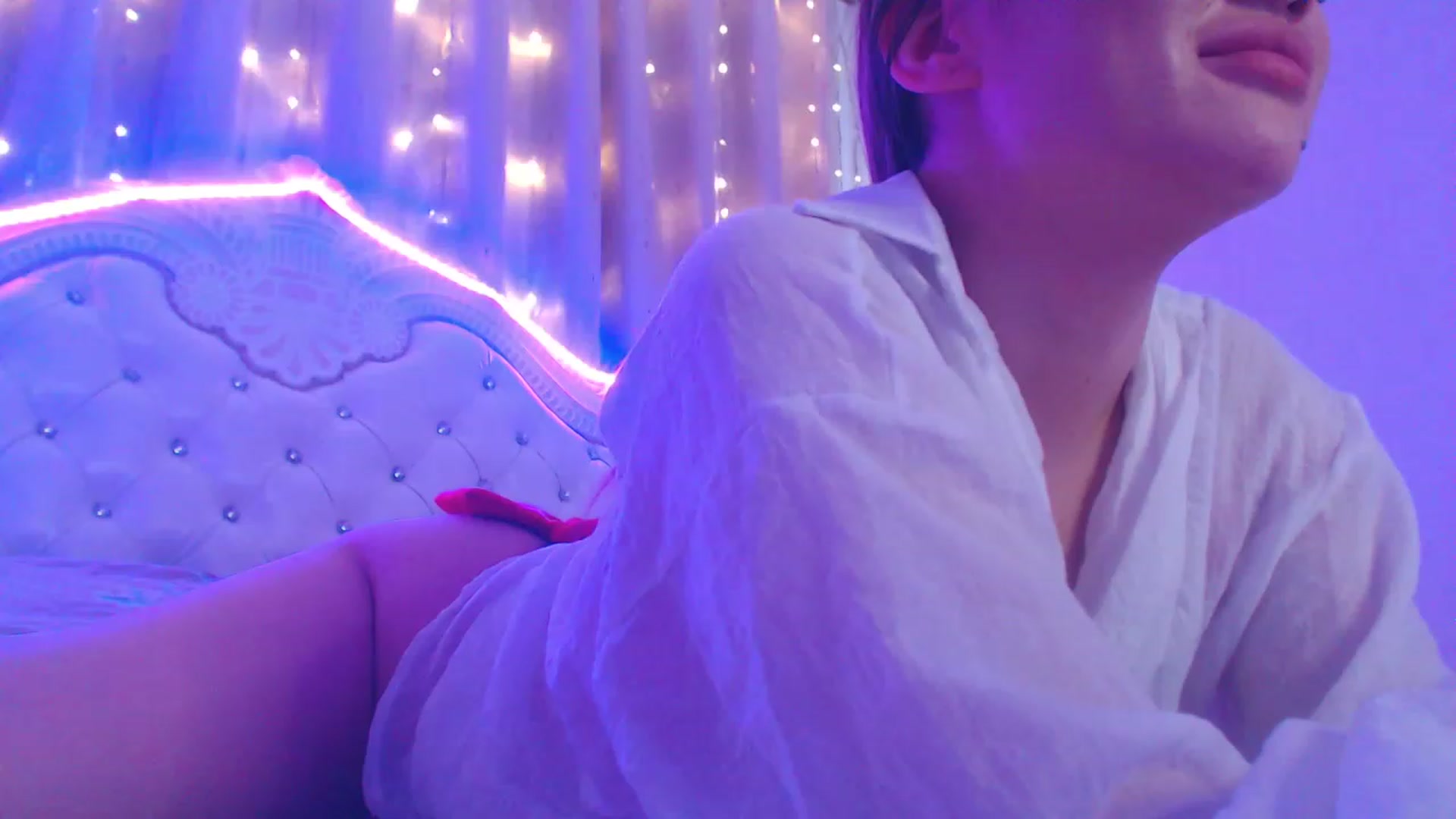 Gallery image thumbnail from MiraKyong's myfreecams stream on, 04/19/2023, 04:32 image 16 of 20