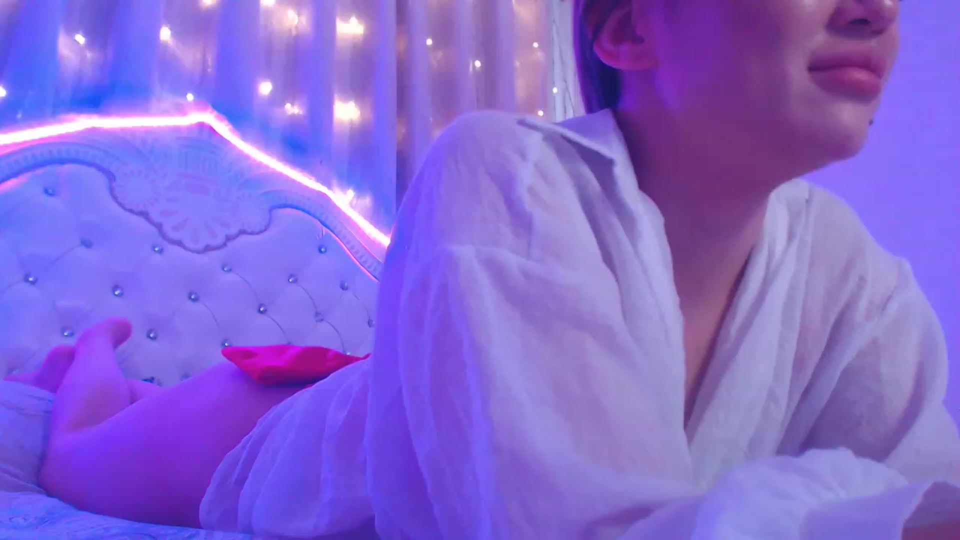 Gallery image thumbnail from MiraKyong's myfreecams stream on, 04/19/2023, 04:32 image 20 of 20