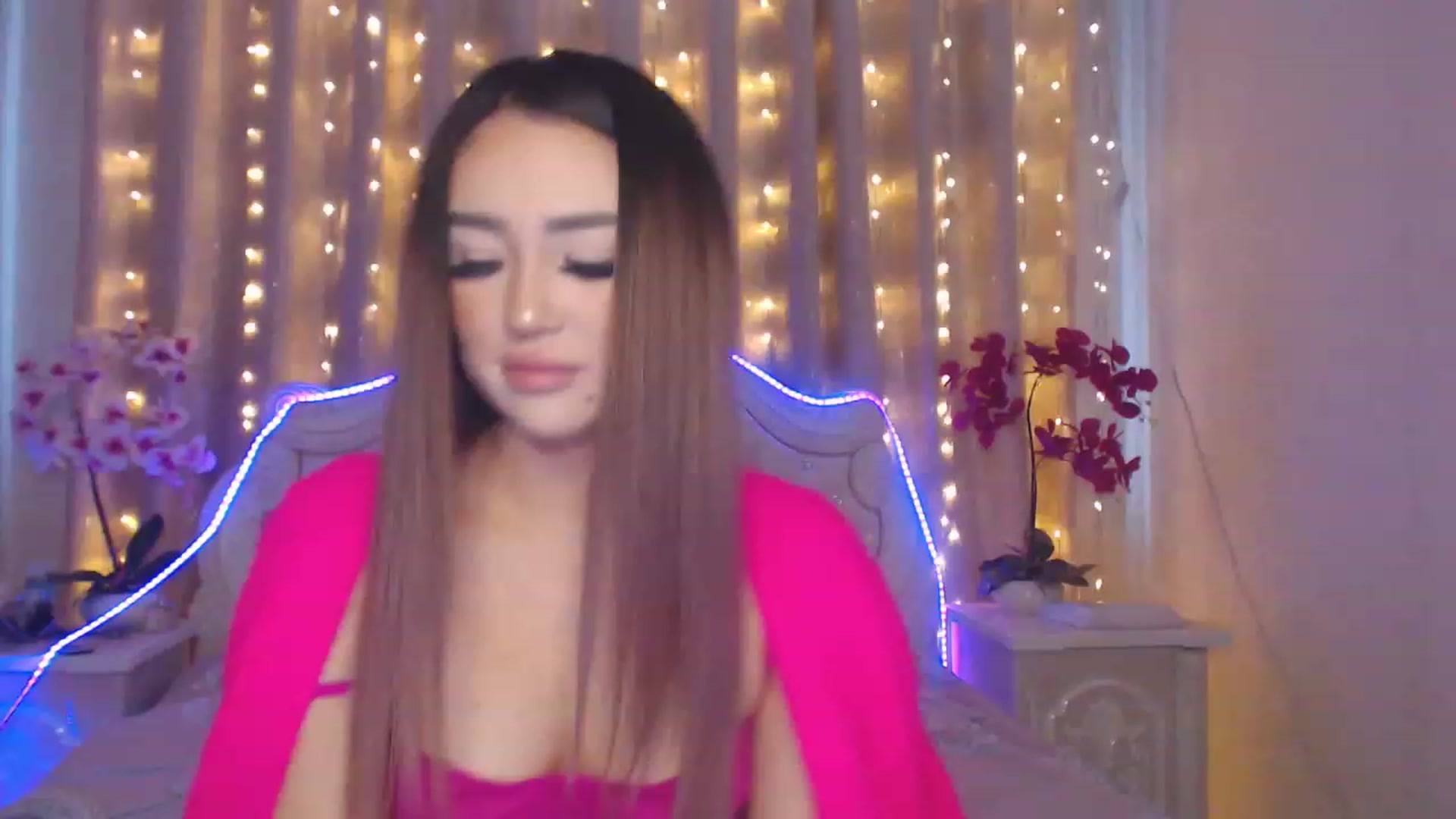 Gallery image thumbnail from MiraKyong's myfreecams stream on, 04/20/2023, 04:16 image 7 of 20