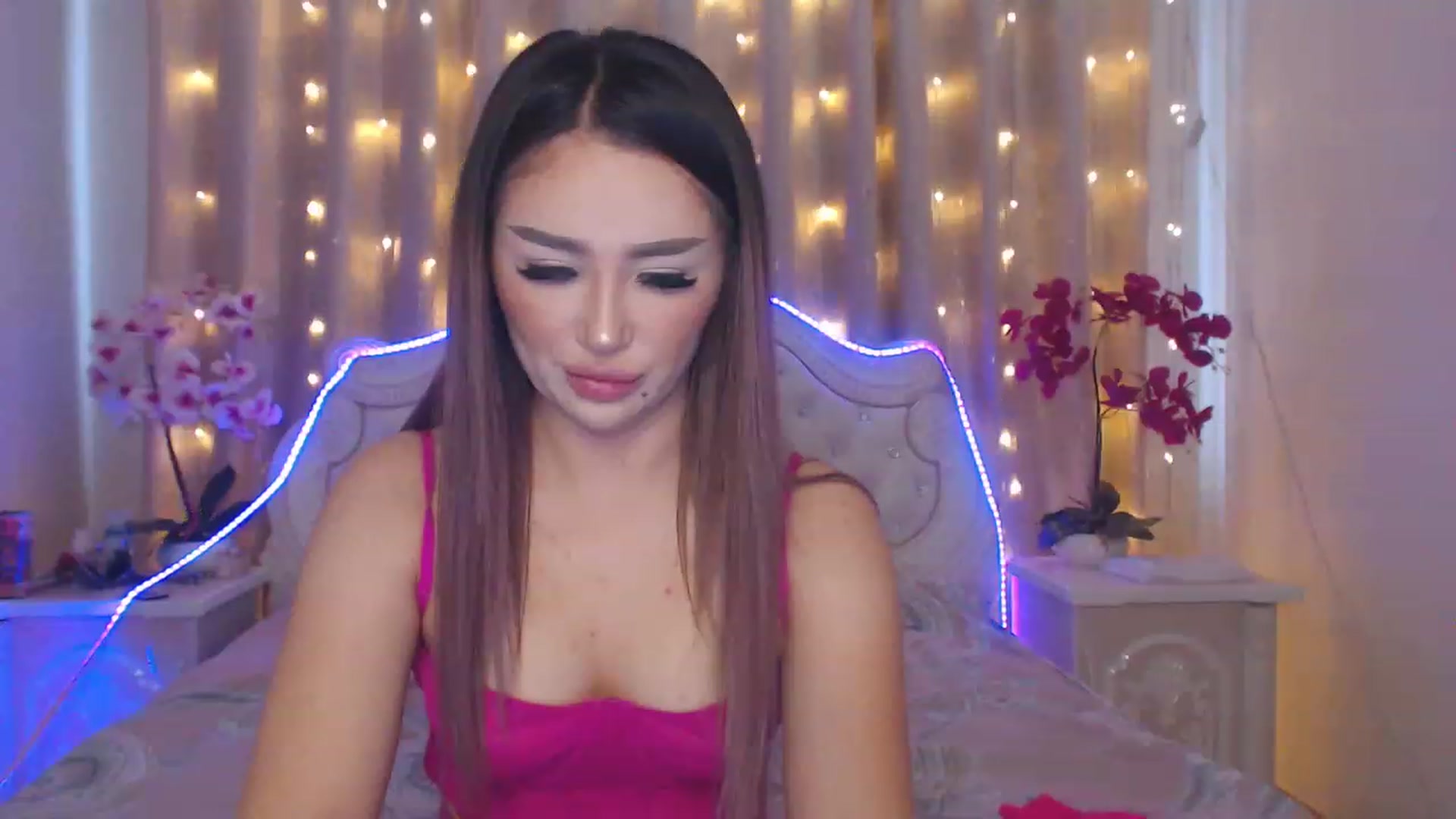 Gallery image thumbnail from MiraKyong's myfreecams stream on, 04/20/2023, 04:16 image 20 of 20