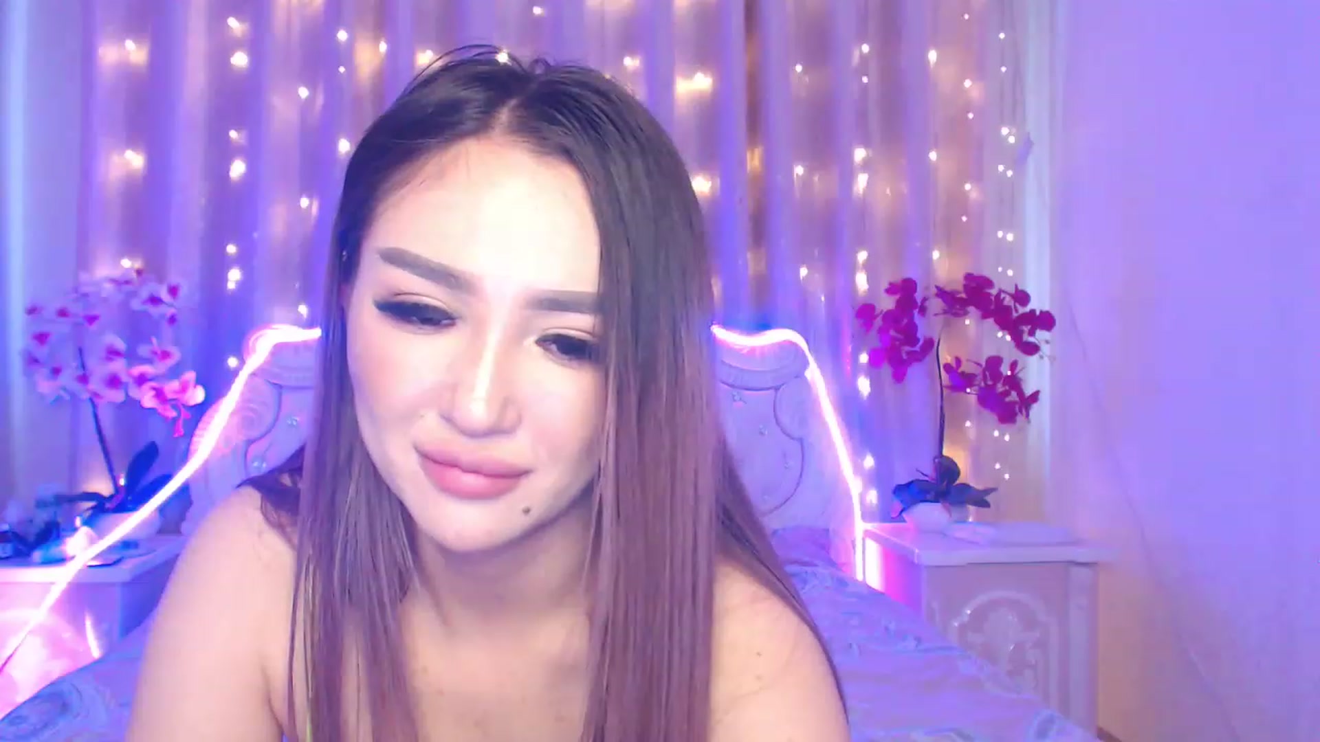 Gallery image thumbnail from MiraKyong's myfreecams stream on, 04/21/2023, 03:56 image 14 of 20