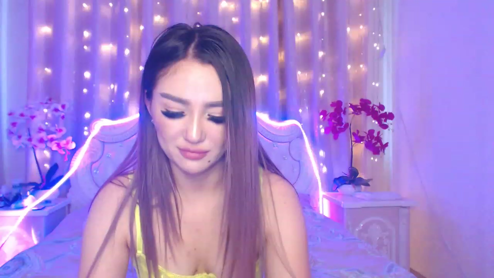Gallery image thumbnail from MiraKyong's myfreecams stream on, 04/21/2023, 03:56 image 15 of 20
