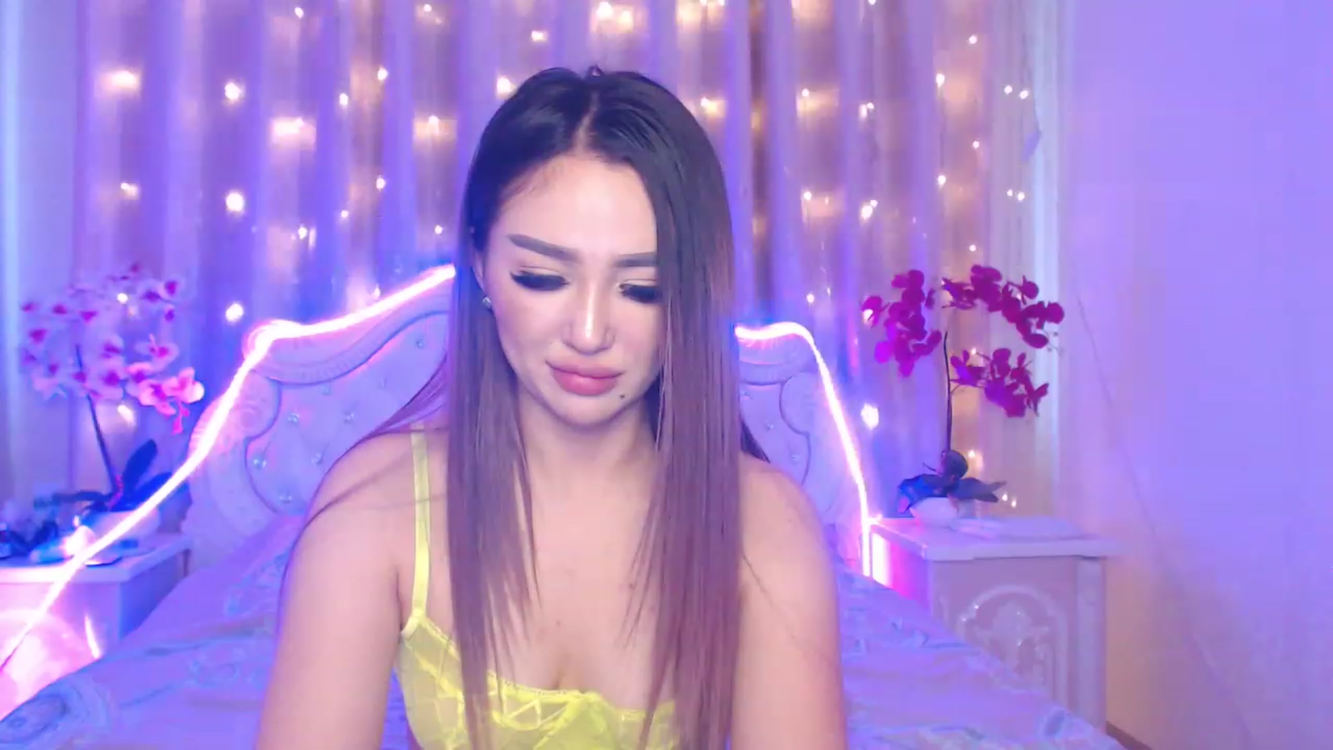 Gallery image thumbnail from MiraKyong's myfreecams stream on, 04/21/2023, 03:56 image 17 of 20