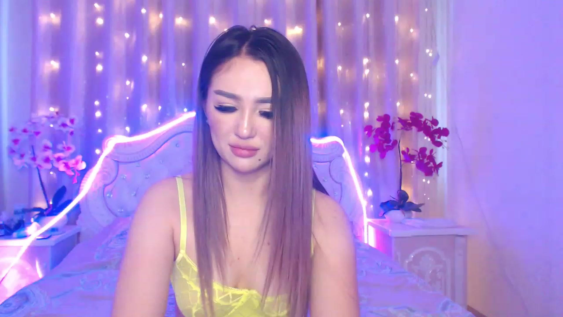 Gallery image thumbnail from MiraKyong's myfreecams stream on, 04/21/2023, 03:56 image 18 of 20