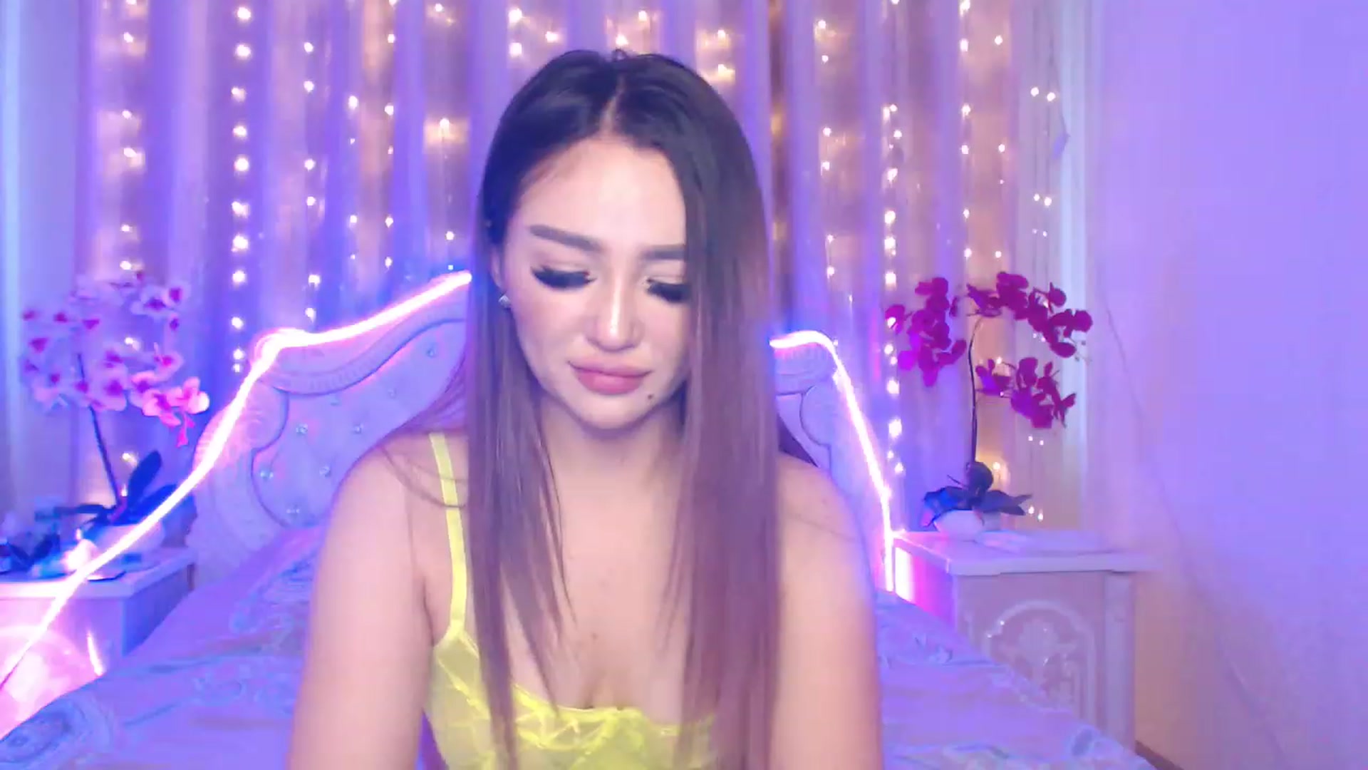 Gallery image thumbnail from MiraKyong's myfreecams stream on, 04/21/2023, 03:56 image 16 of 20