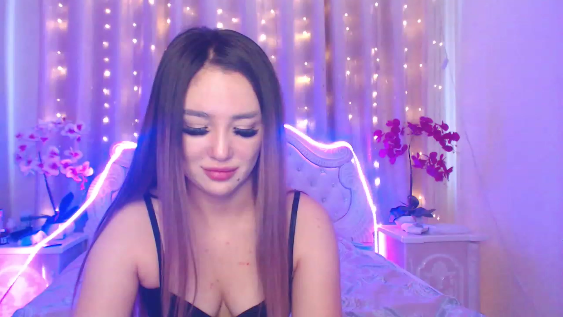Gallery image thumbnail from MiraKyong's myfreecams stream on, 04/23/2023, 07:03 image 2 of 20