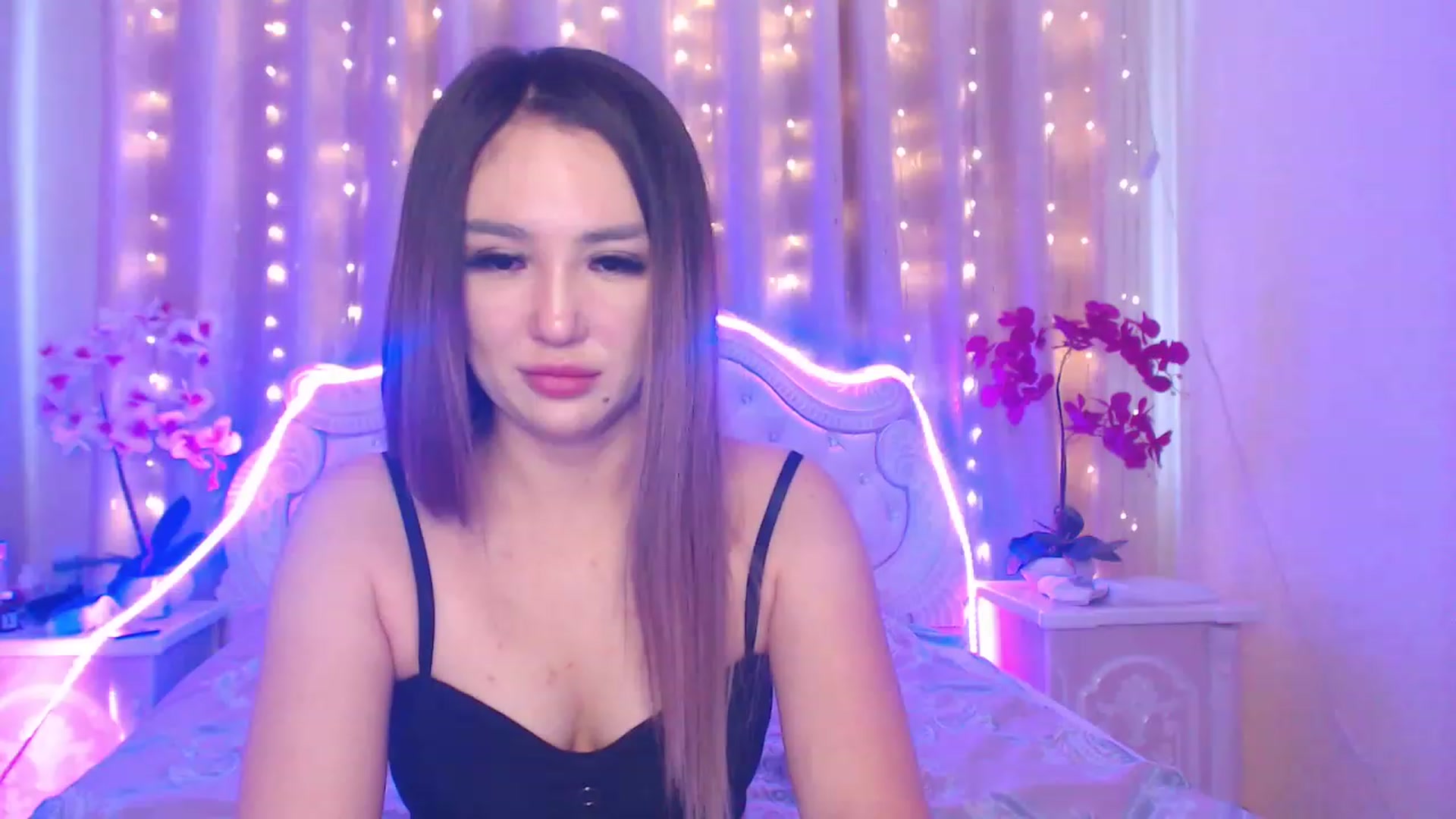 Gallery image thumbnail from MiraKyong's myfreecams stream on, 04/23/2023, 07:03 image 3 of 20
