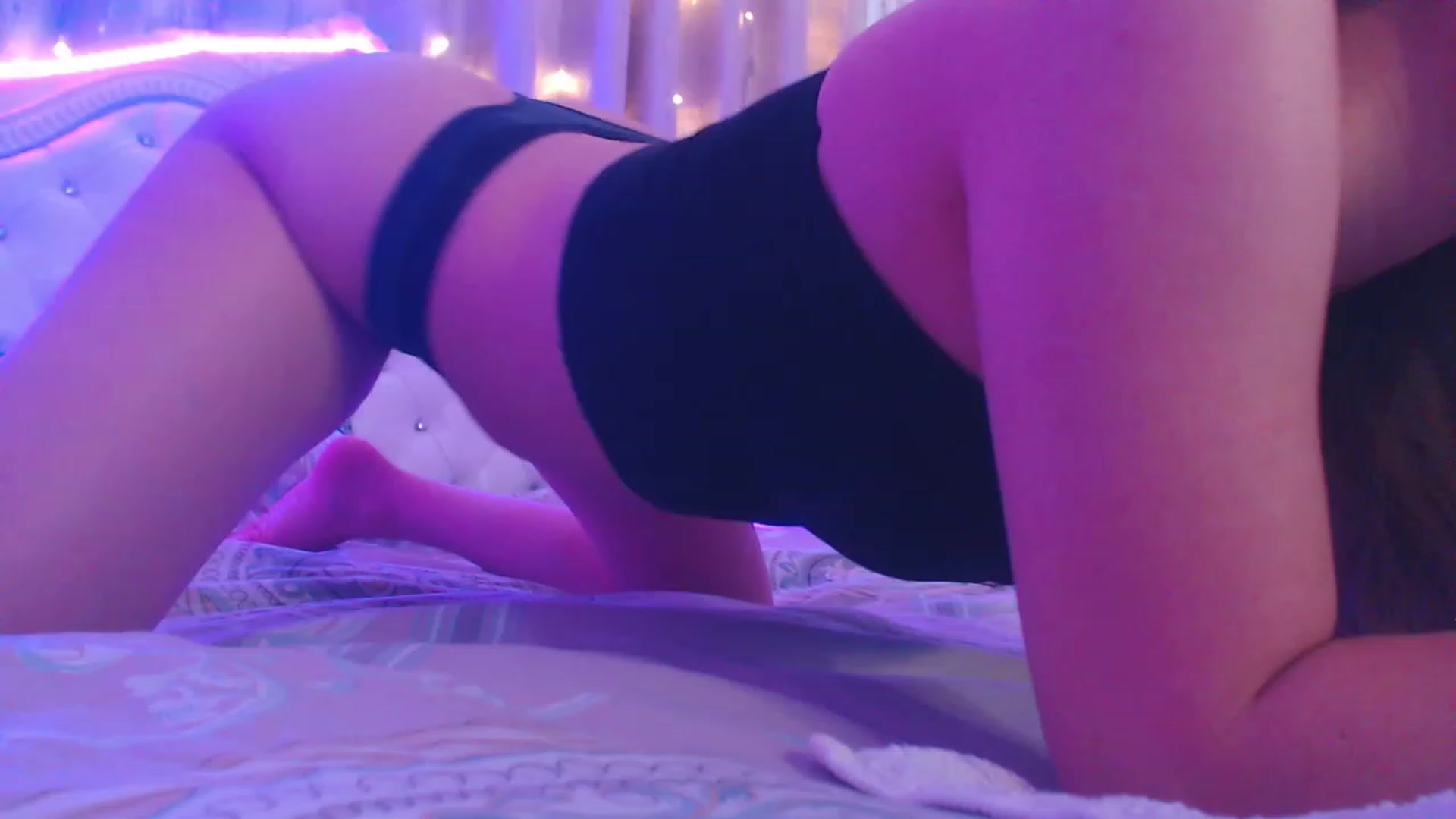 Gallery image thumbnail from MiraKyong's myfreecams stream on, 04/23/2023, 07:03 image 11 of 20