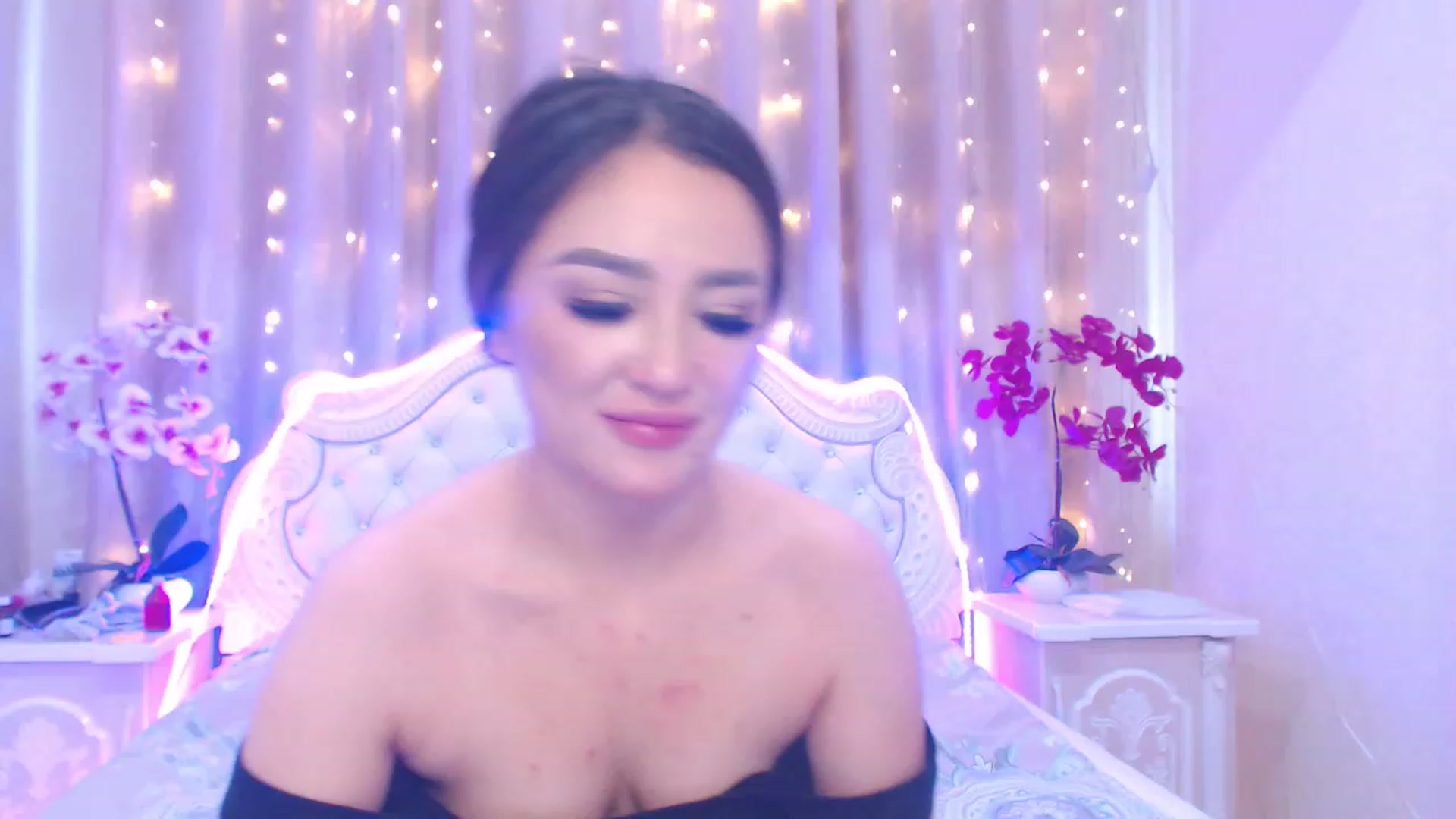 Gallery image thumbnail from MiraKyong's myfreecams stream on, 04/26/2023, 07:04 image 3 of 20
