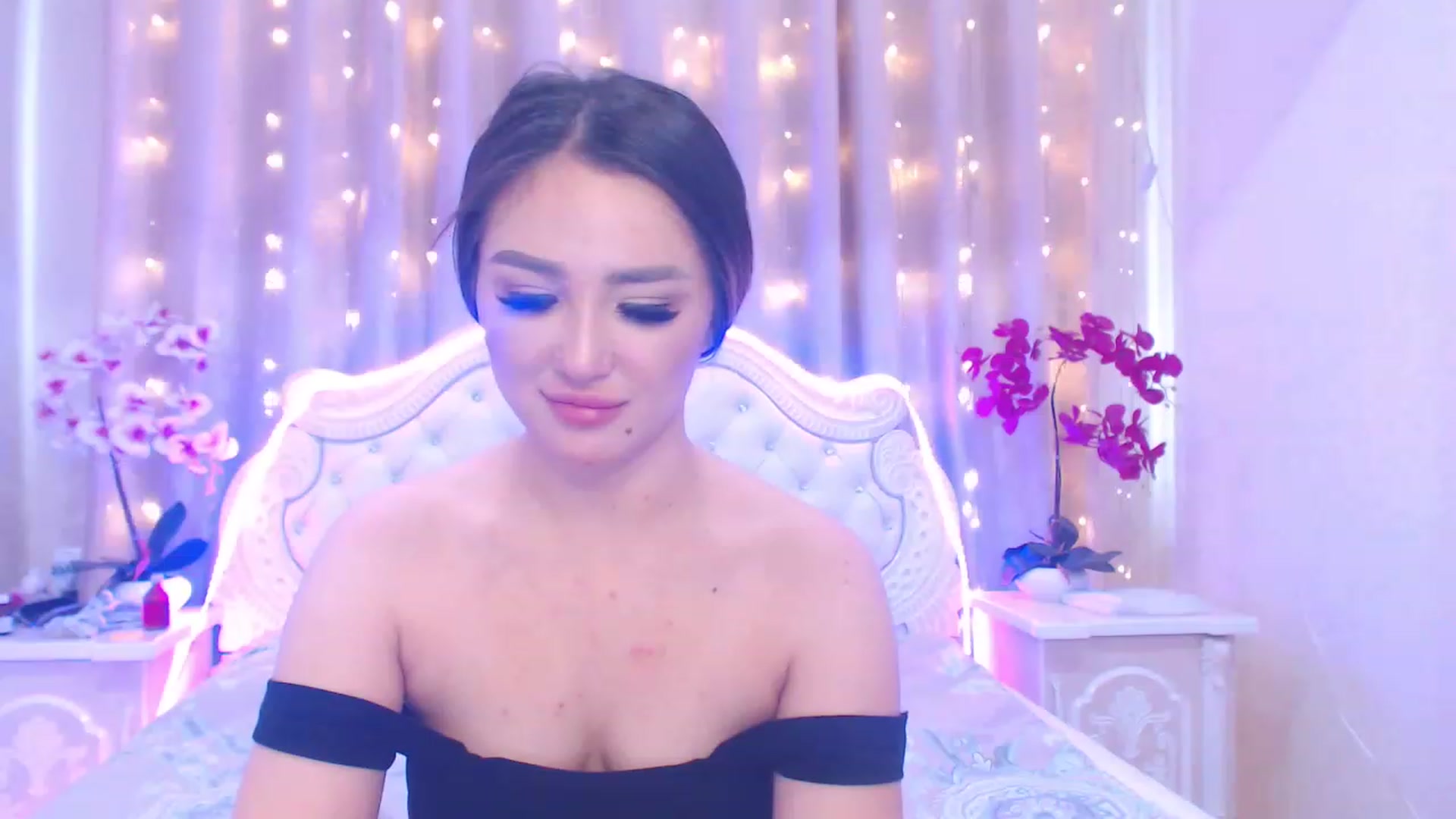 Gallery image thumbnail from MiraKyong's myfreecams stream on, 04/26/2023, 07:04 image 8 of 20